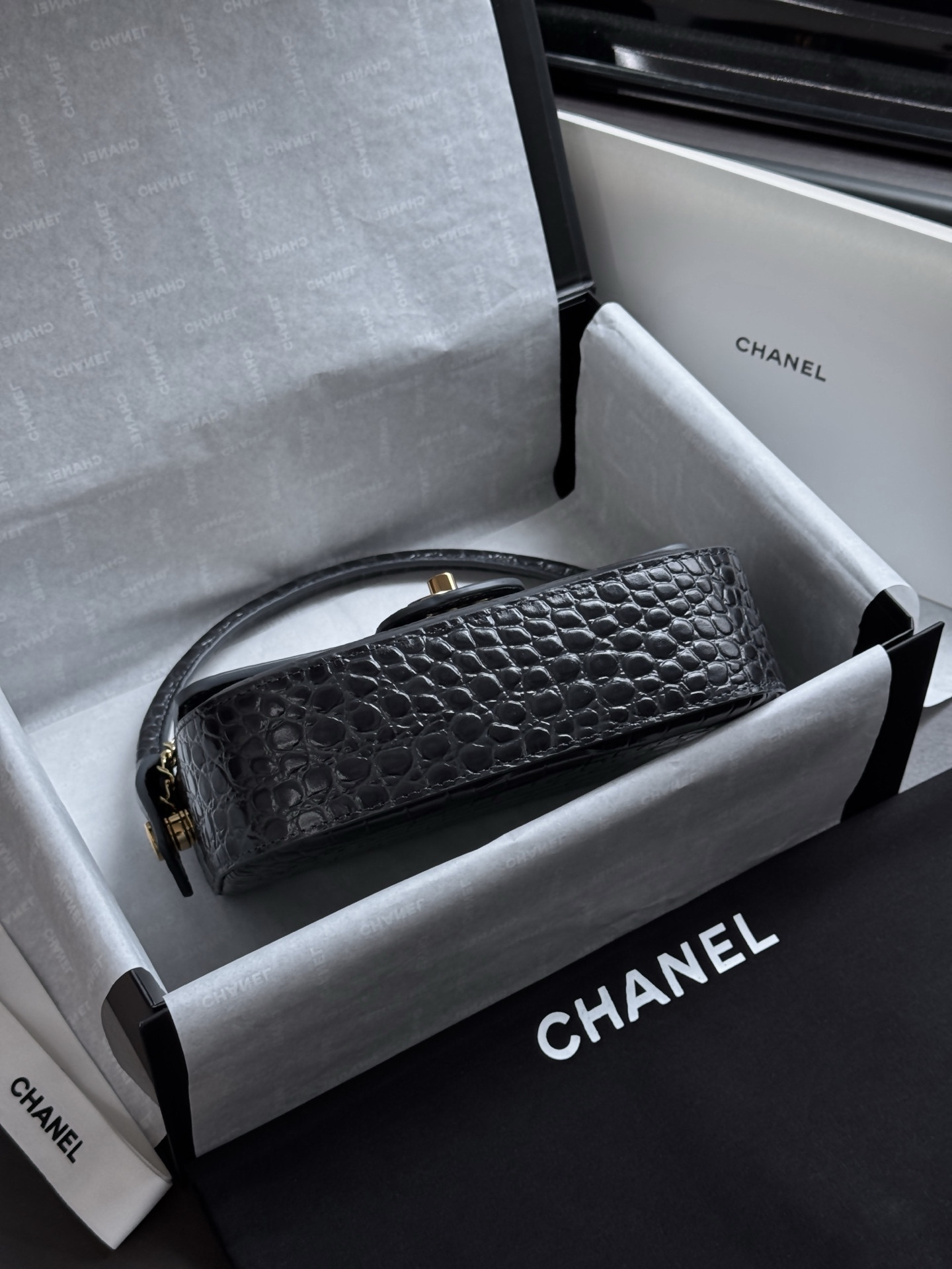Chanel Mini Flap Bag With Handle AS6424 14.5x19.5x5cm