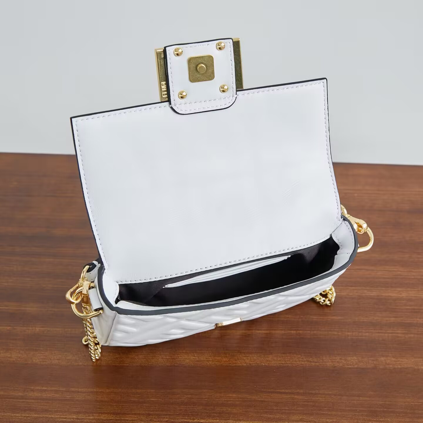 Fendi Baguette Mini Bag 19x4x10cm