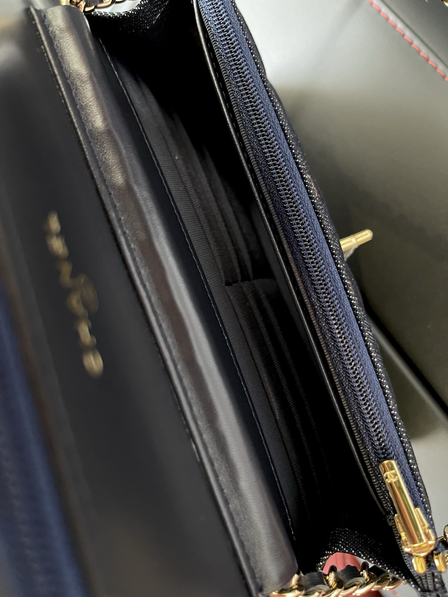 Ch**el woc classic wallet on chain 19.5x12x3.5cm