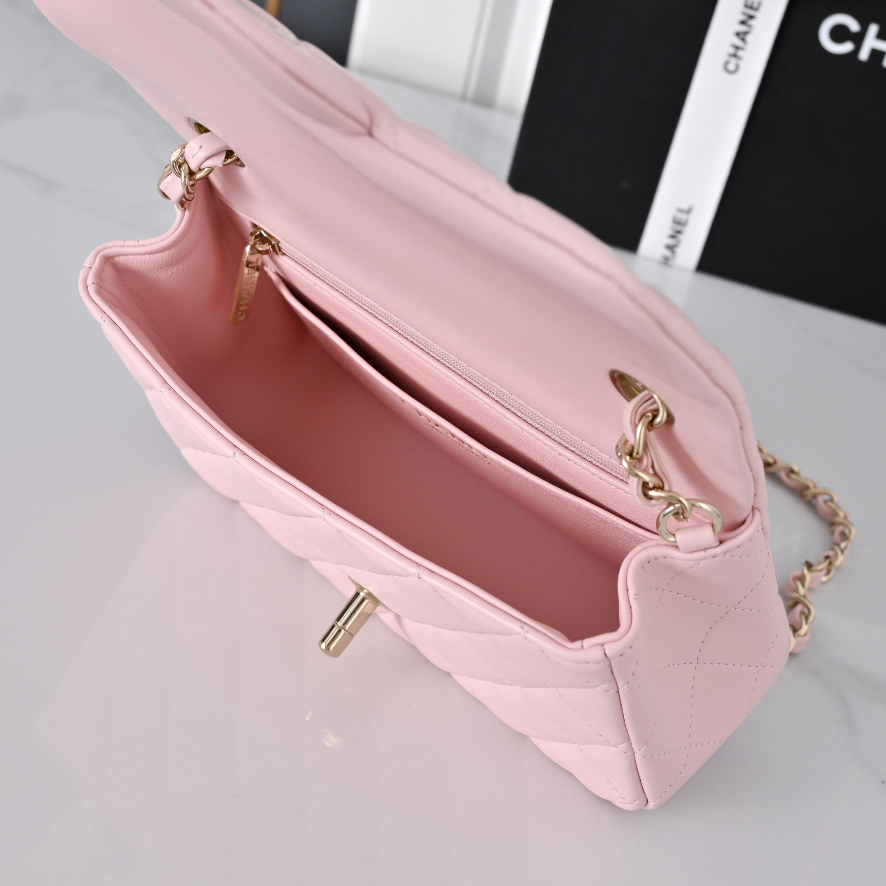 Chanel Mini Flap Bag 20x12x6.5cm