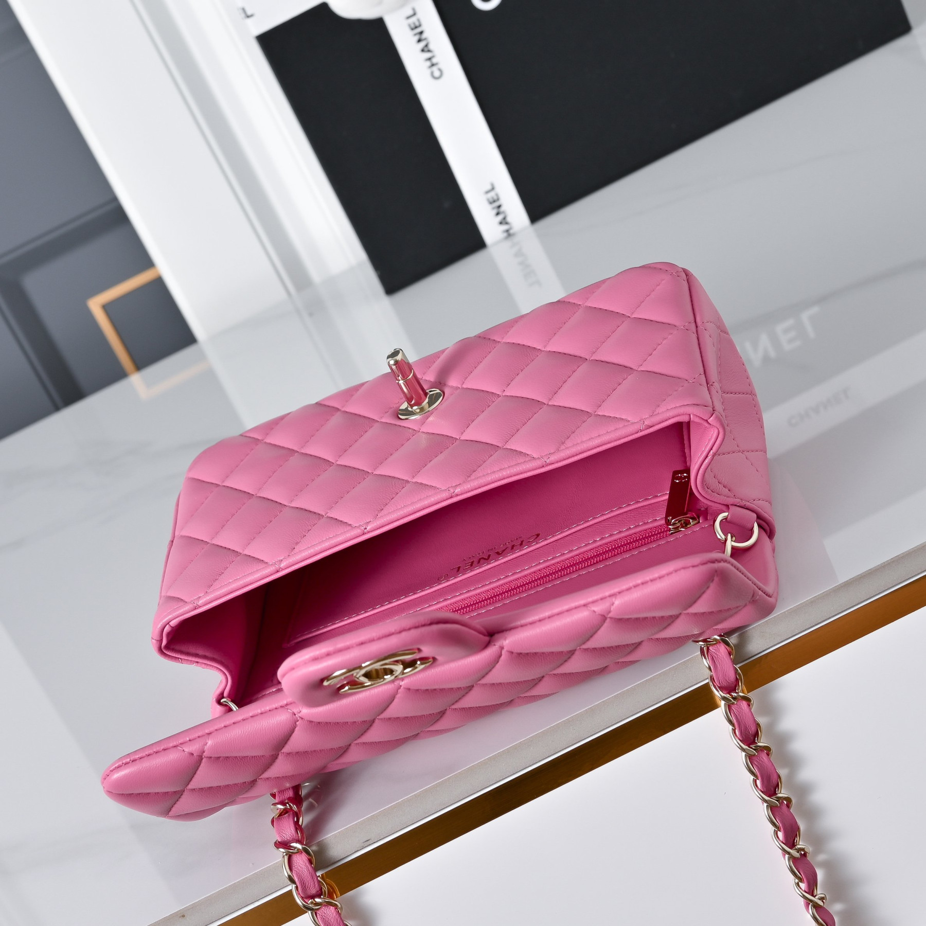 Chanel Mini Flap Bag 20x12x6.5cm
