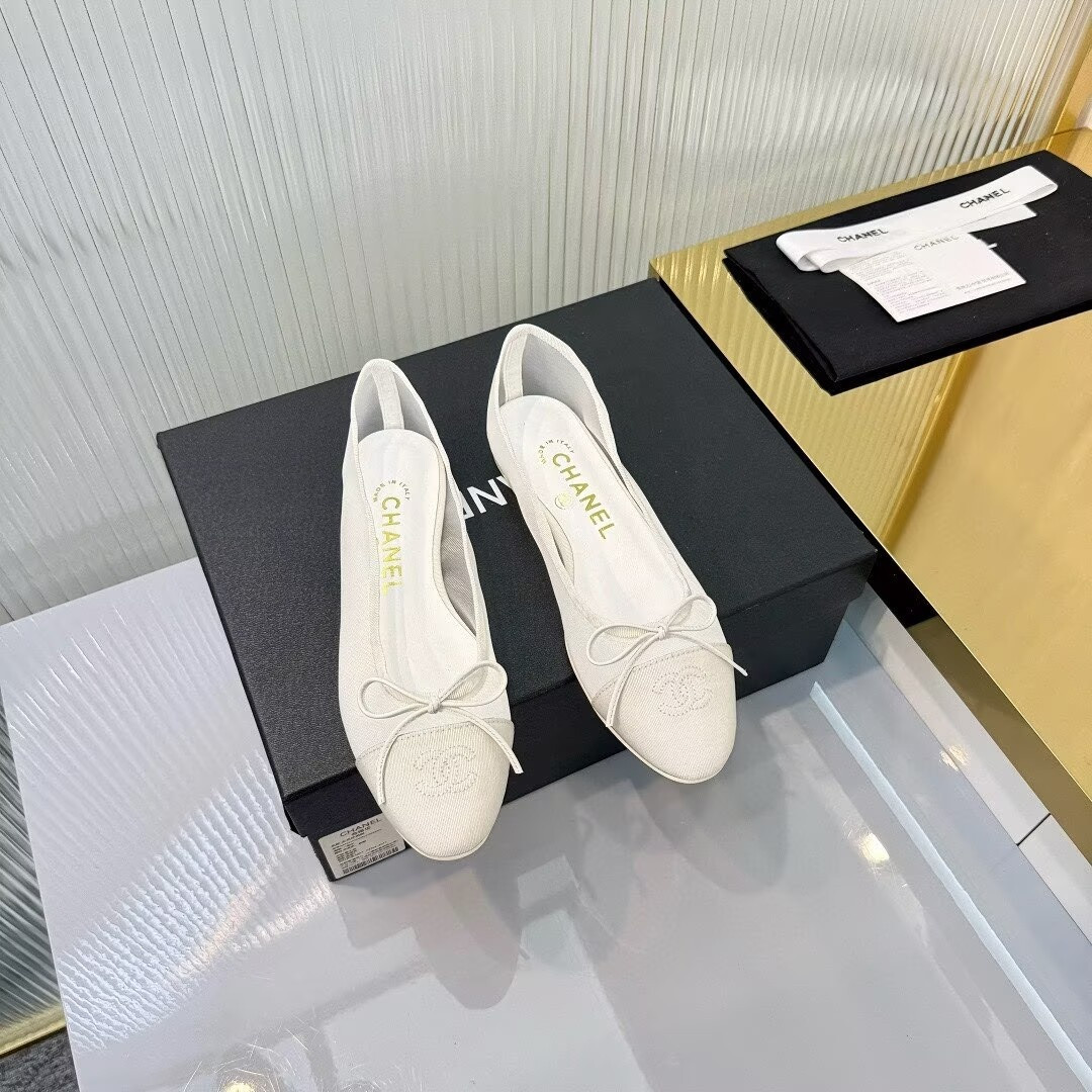ua Ch**el ballet flats