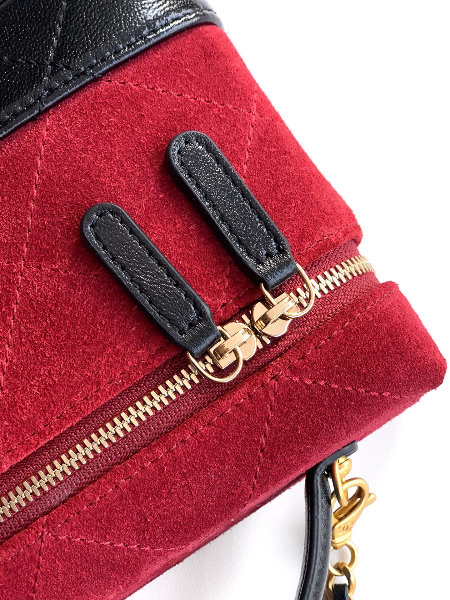 Chanel Vanity with Chain AP5186 17x19.5x5cm