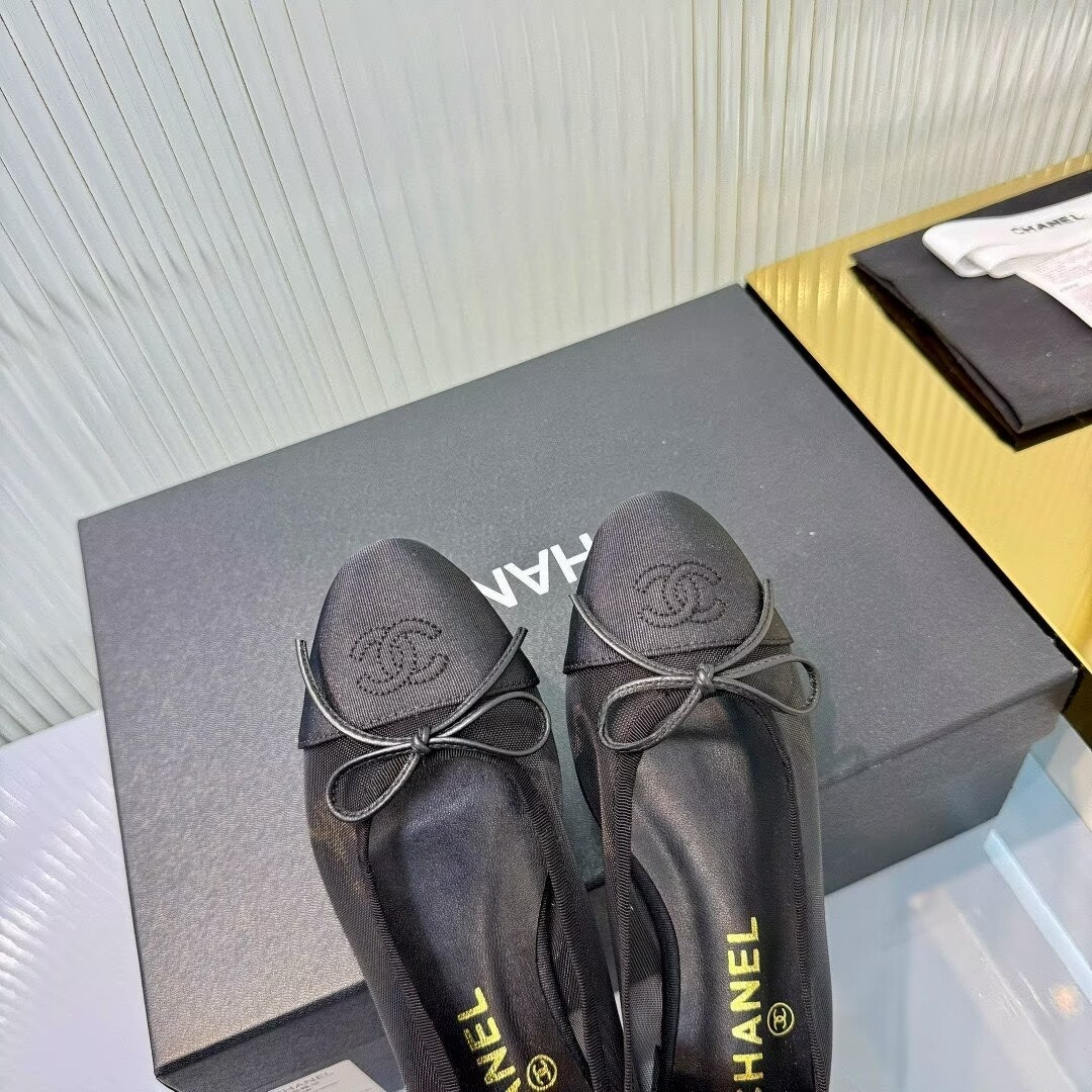 ua Ch**el ballet flats