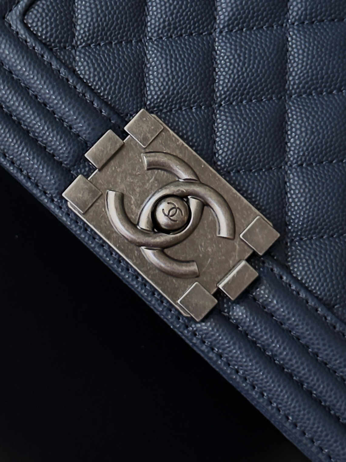 Chanel Boy Handbag 12x20x7cm