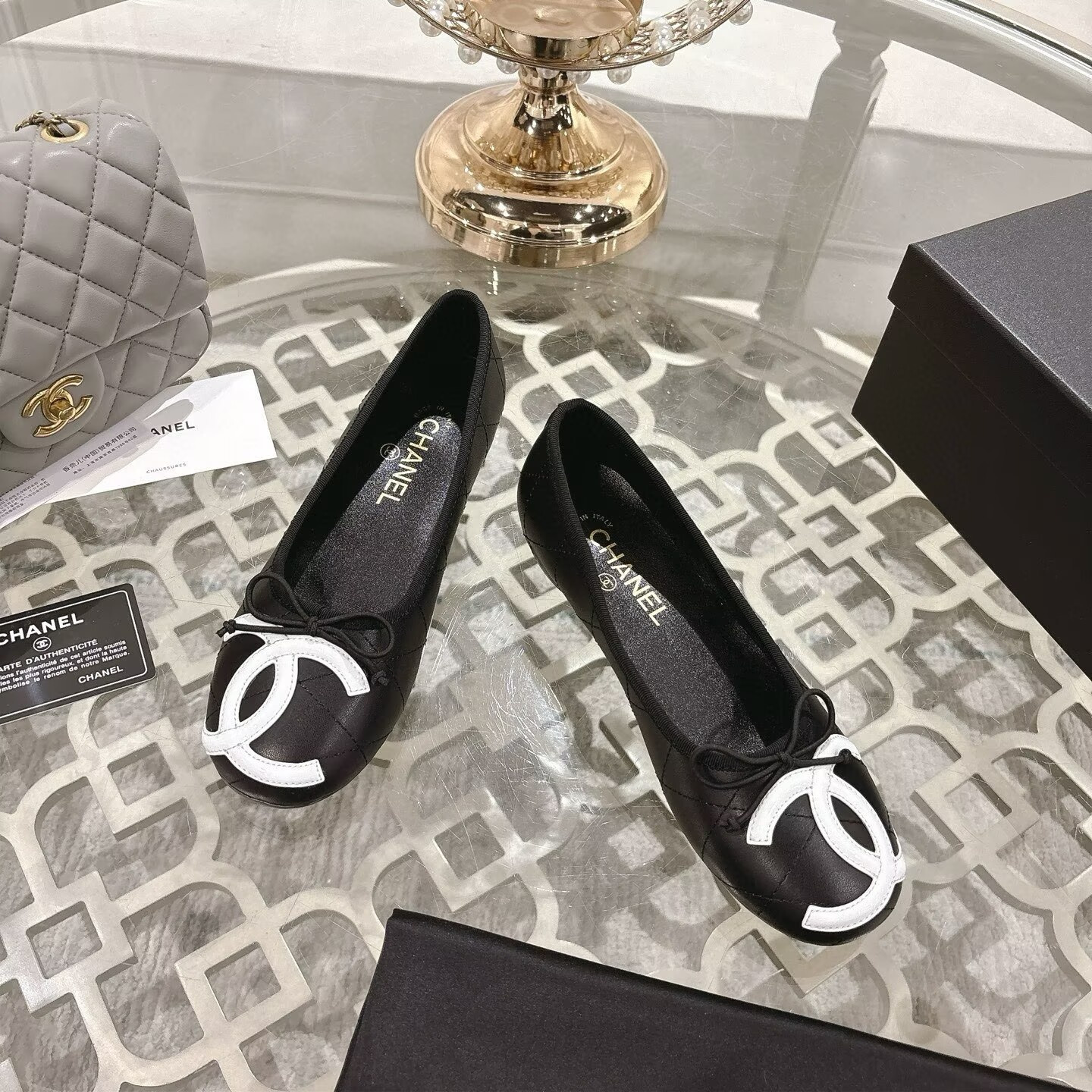 ua Ch**el ballet flat