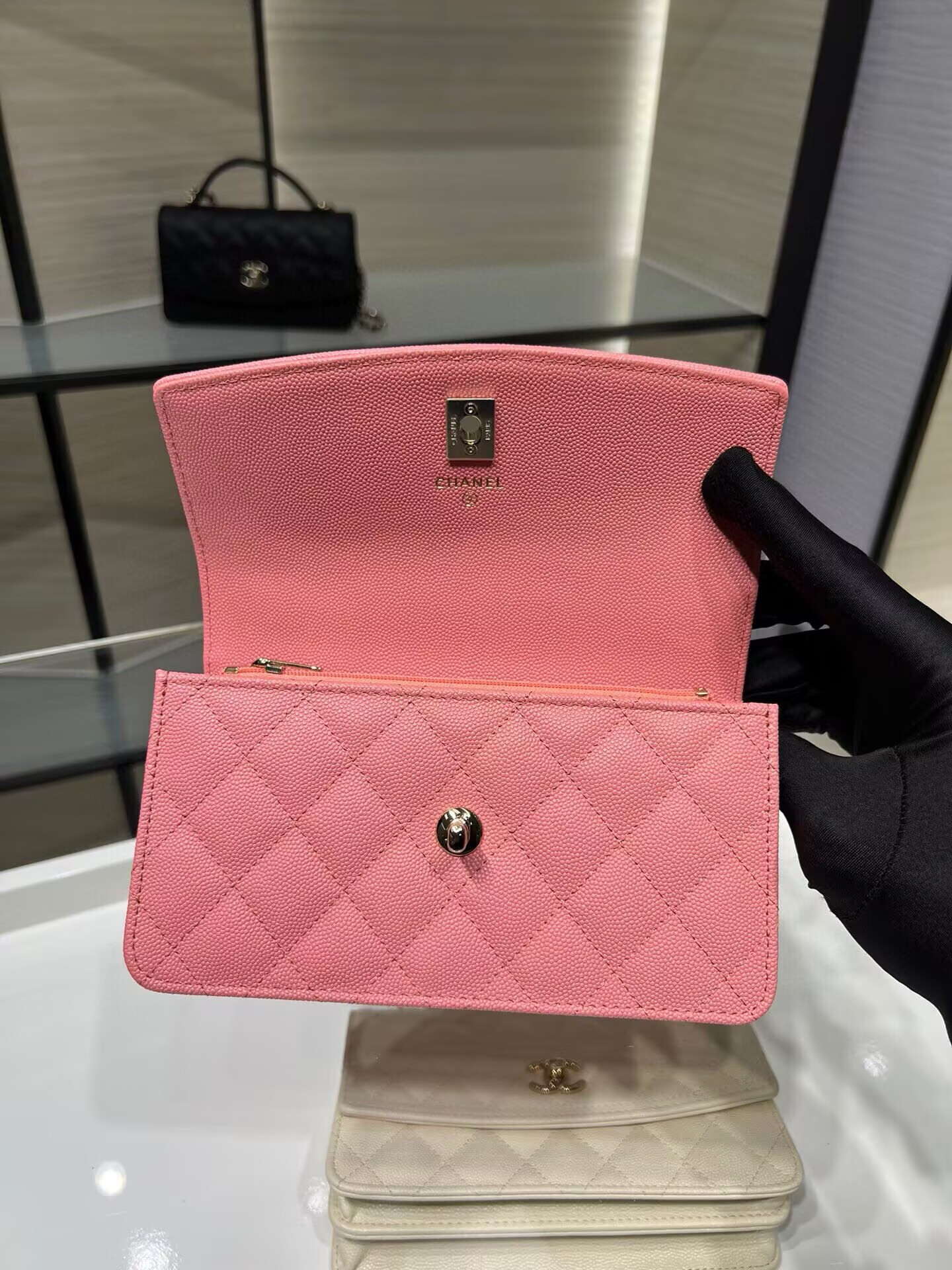 Chanel Mini Coco Handle Bag AP4402 19x11x6cm