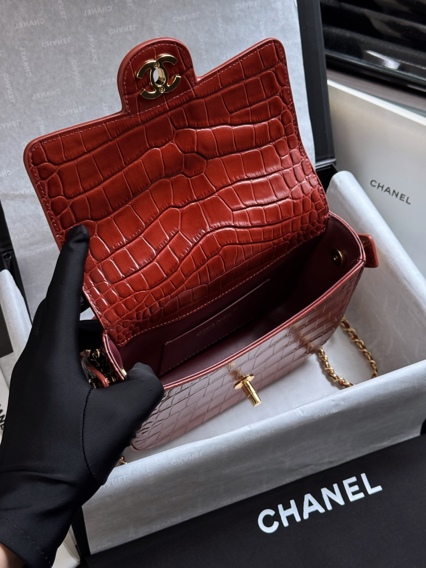 Chanel Mini Flap Bag With Handle AS6424 14.5x19.5x5cm