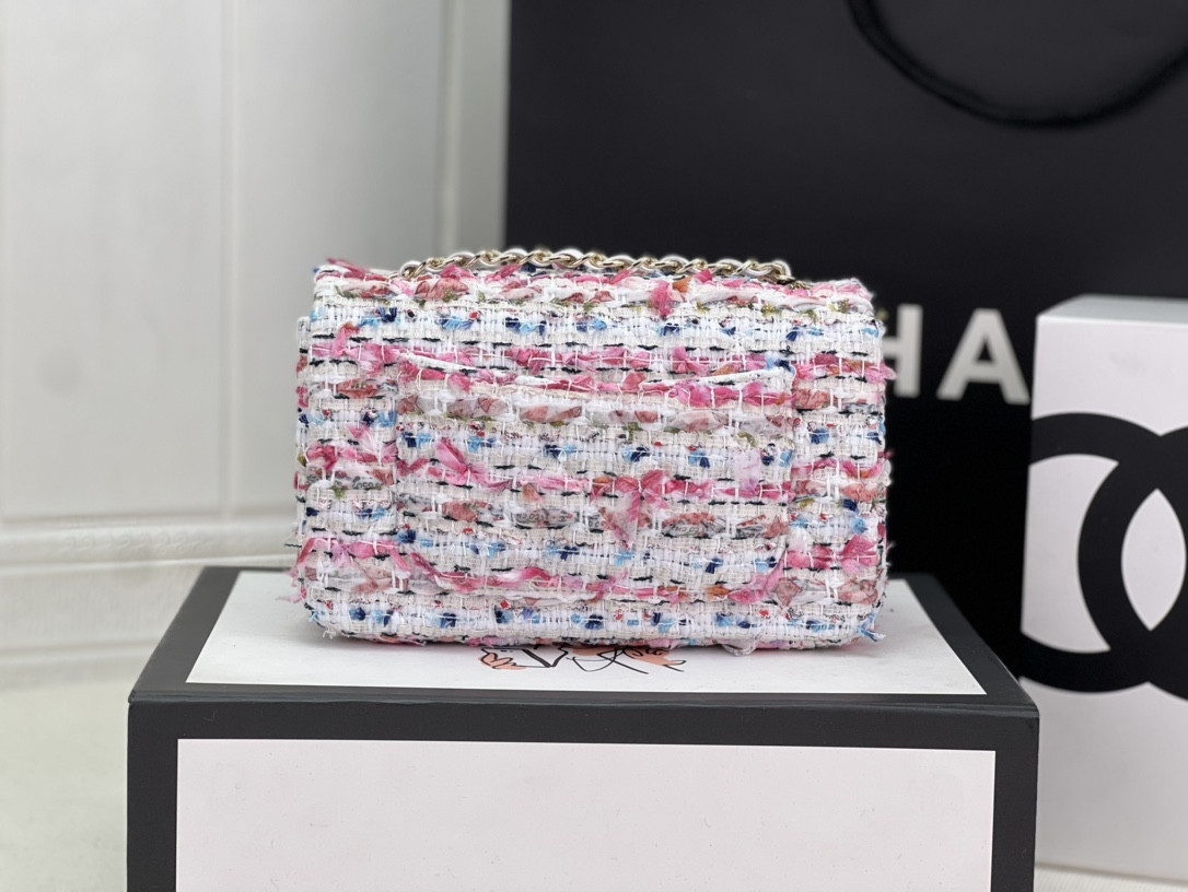 CHANEL MINI CLASSIC 11.12 HANDBAG 20 12 × 20 × 6 cm