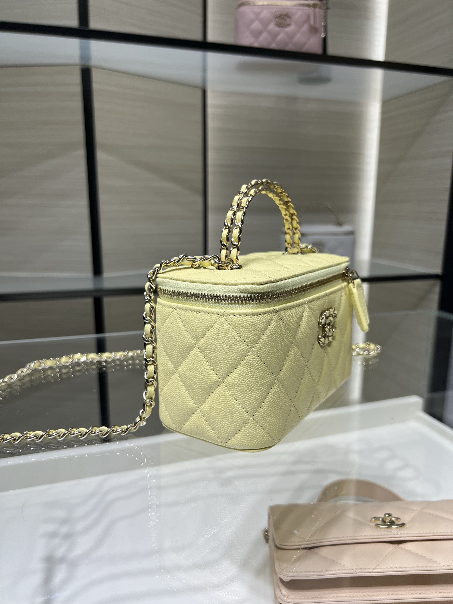 CHANEL Vanity With Chain AP5182 9.5x17x8cm
