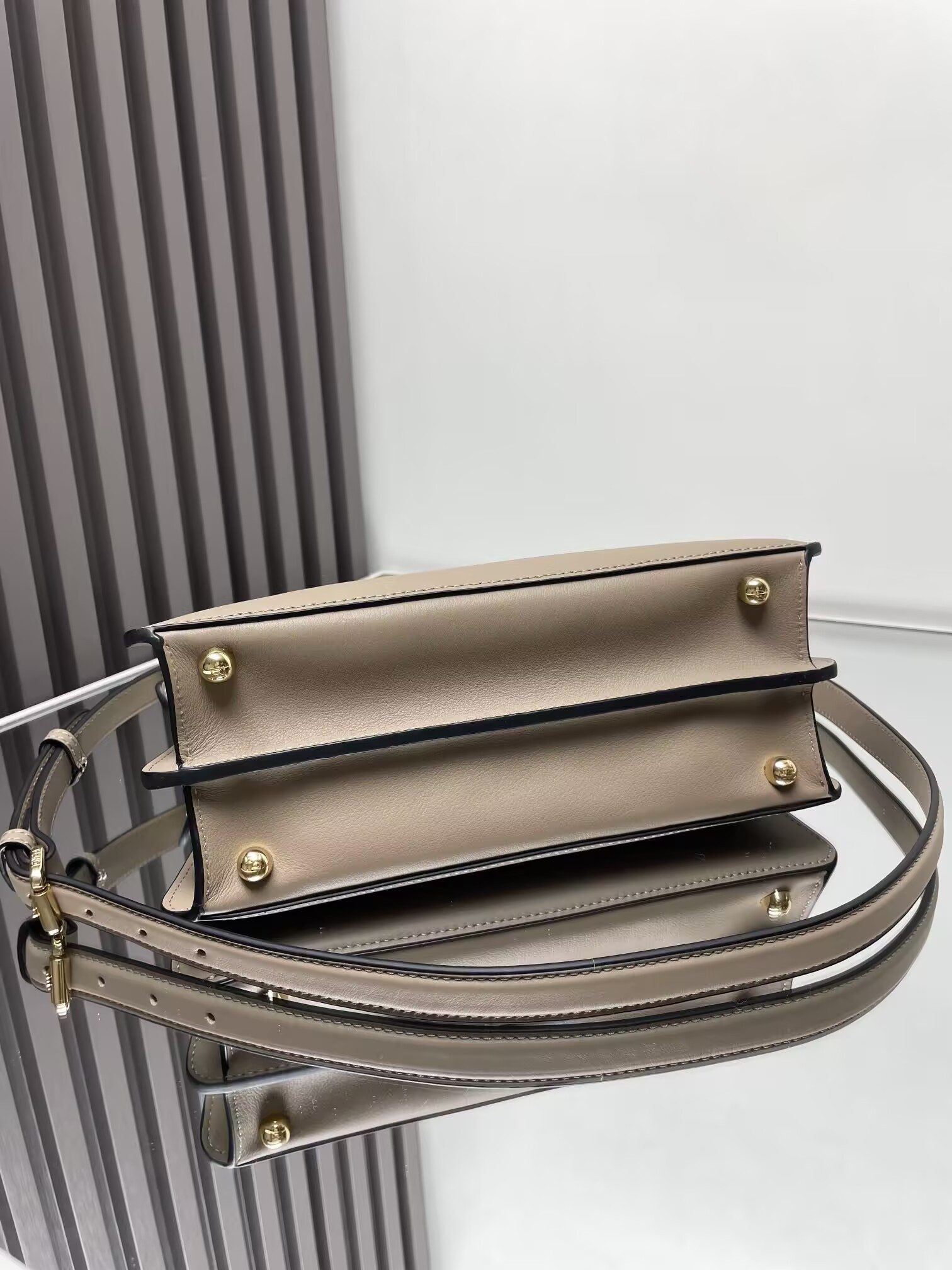 Fendi Small Peekaboo ISeeU 27x21x11cm