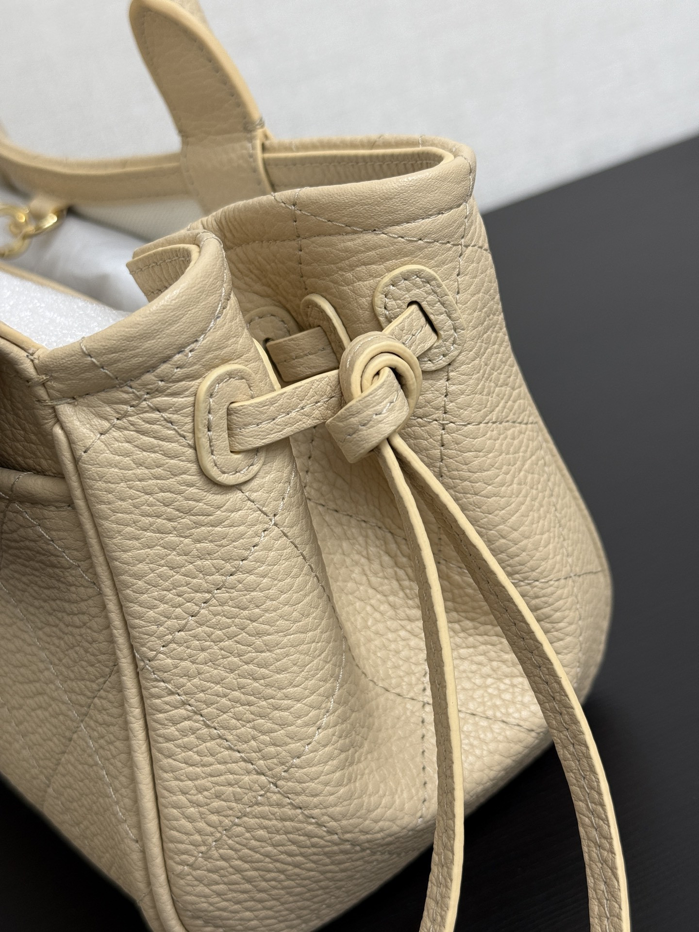 Chanel Small Tote AS6288 15x31x12cm