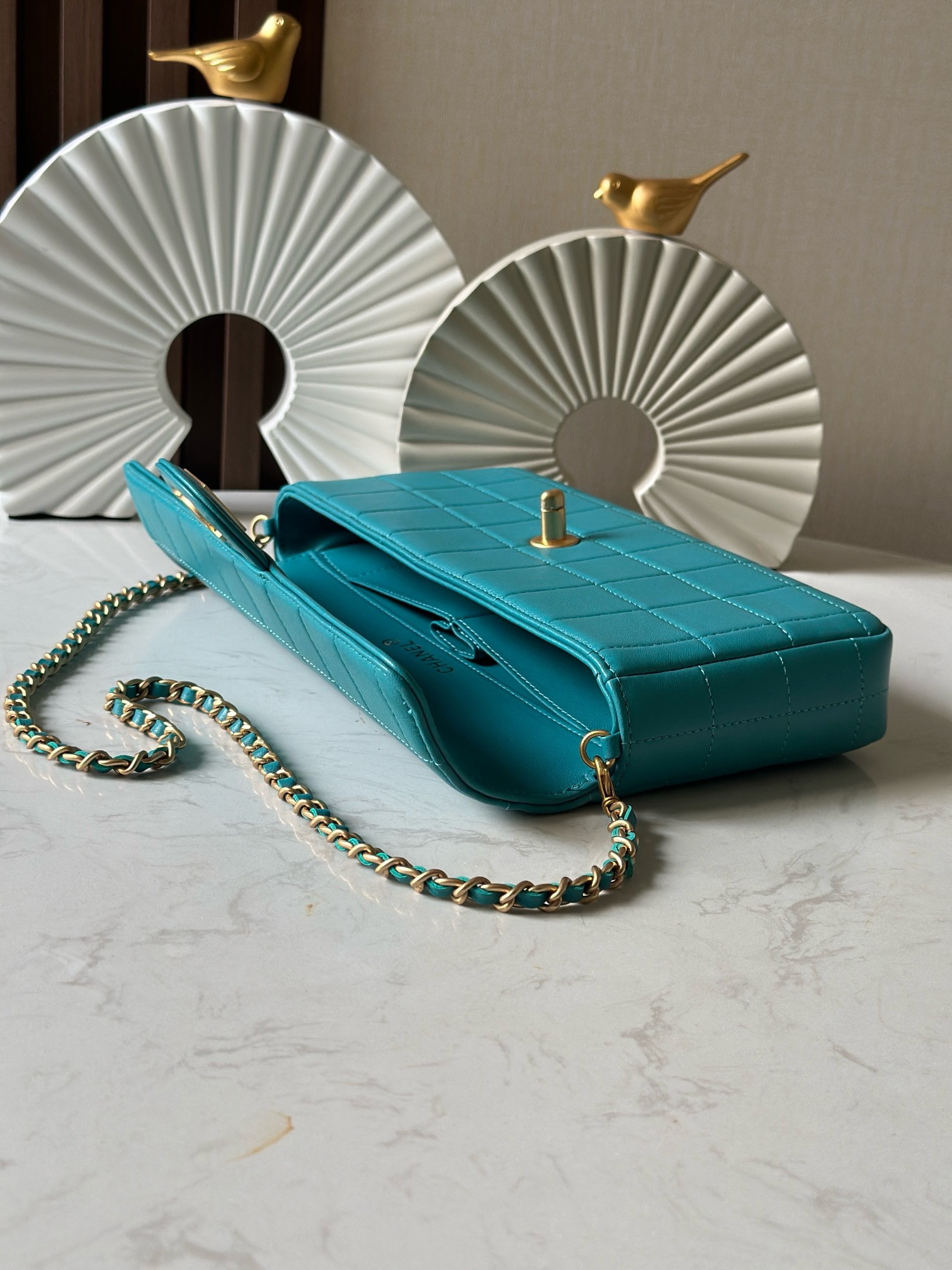 Ch**el classic chocolate bar flap chain bag 26x13x4cm