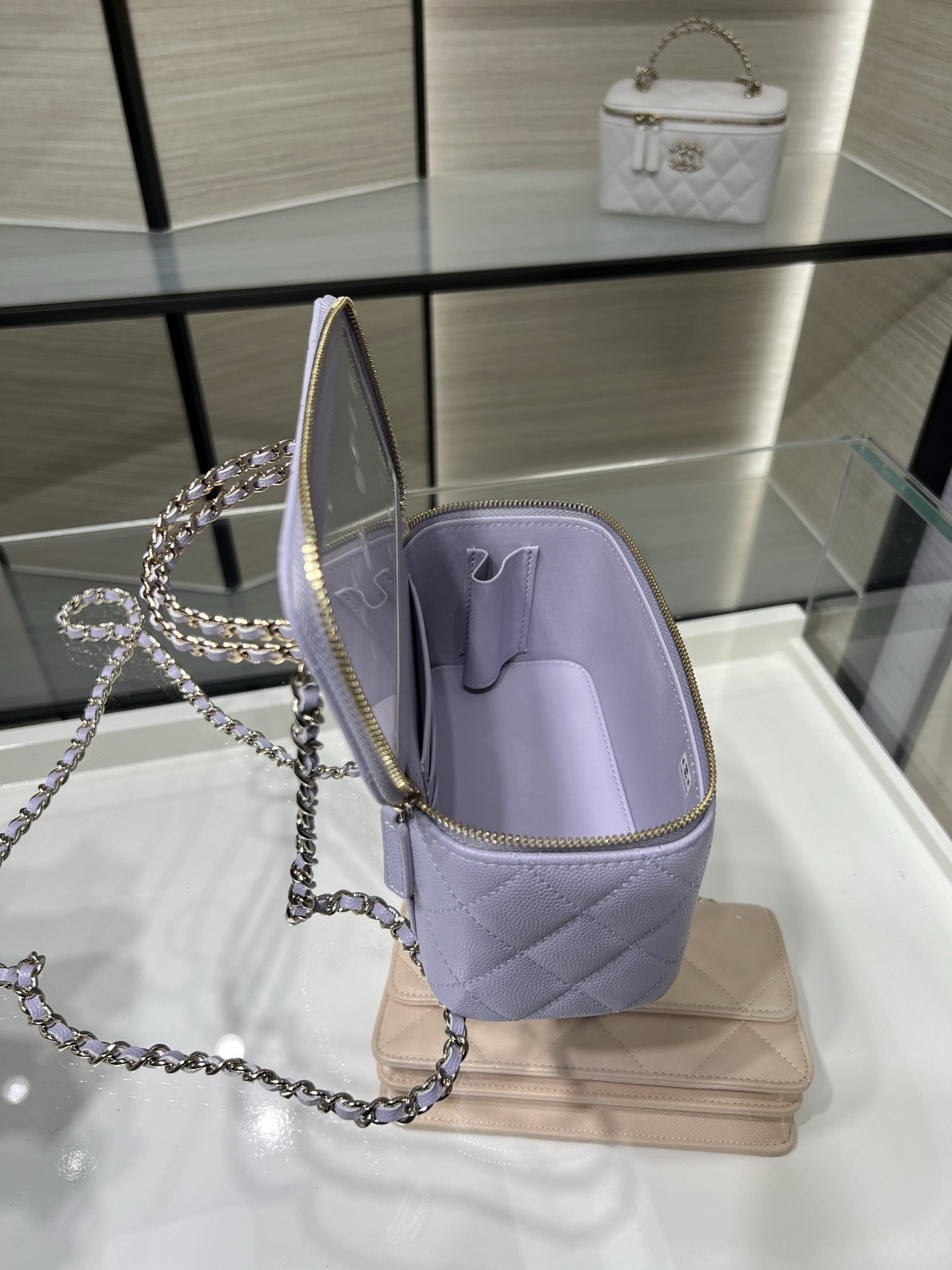 CHANEL Vanity With Chain AP5182 9.5x17x8cm
