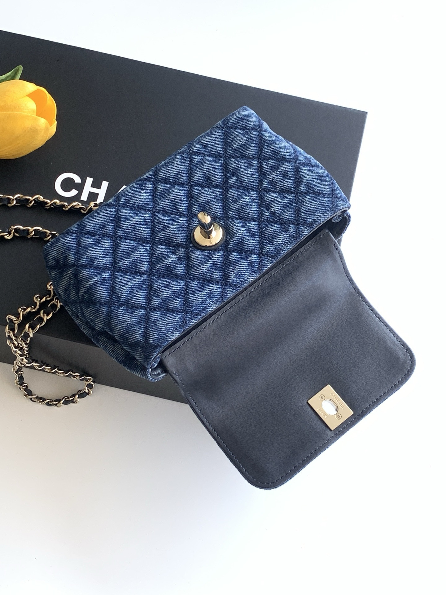 Chanel Coco Clutch with chain AP4244 11.5x14.5x5.5cm