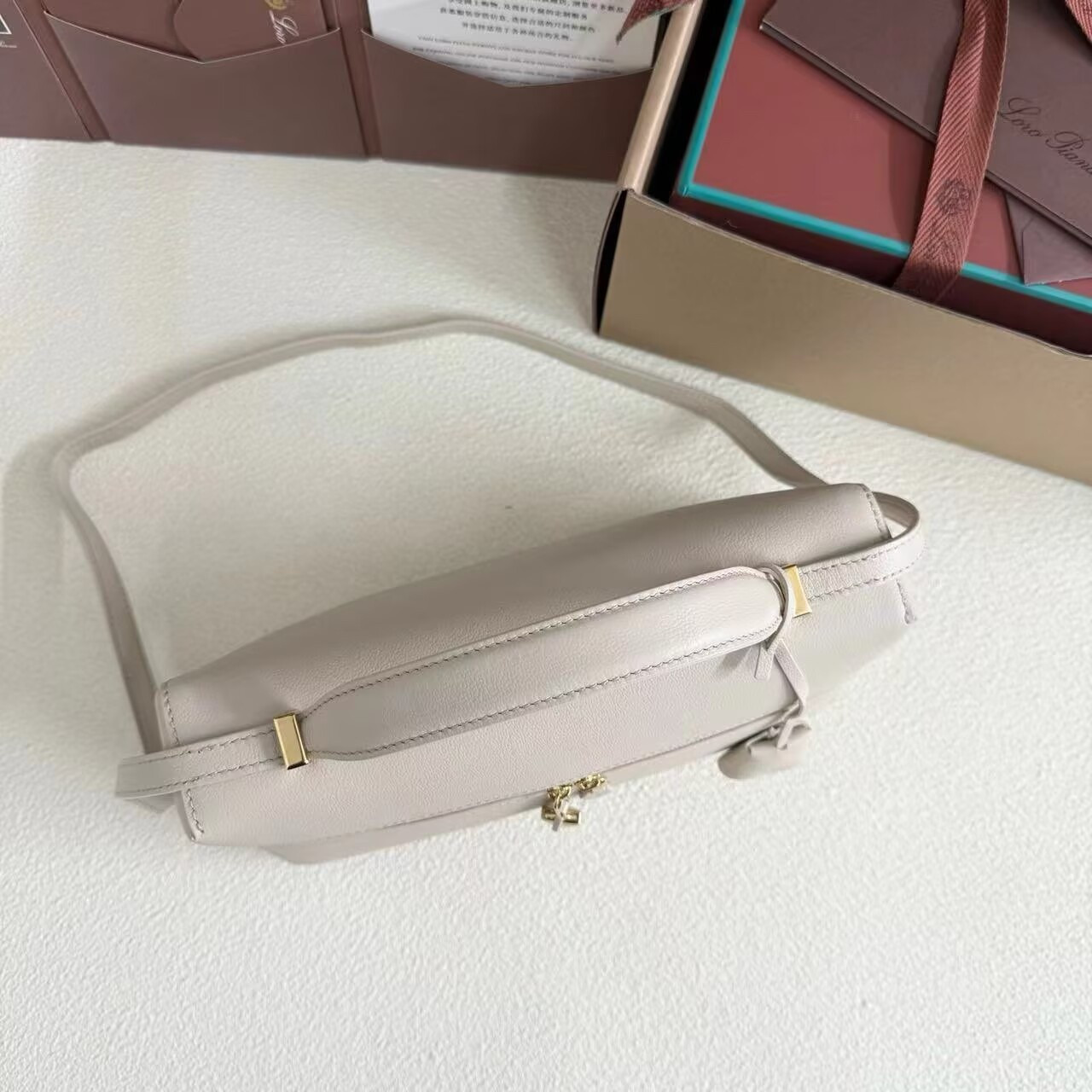 Loro Piana Extra Pocket L27 16x27x10cm