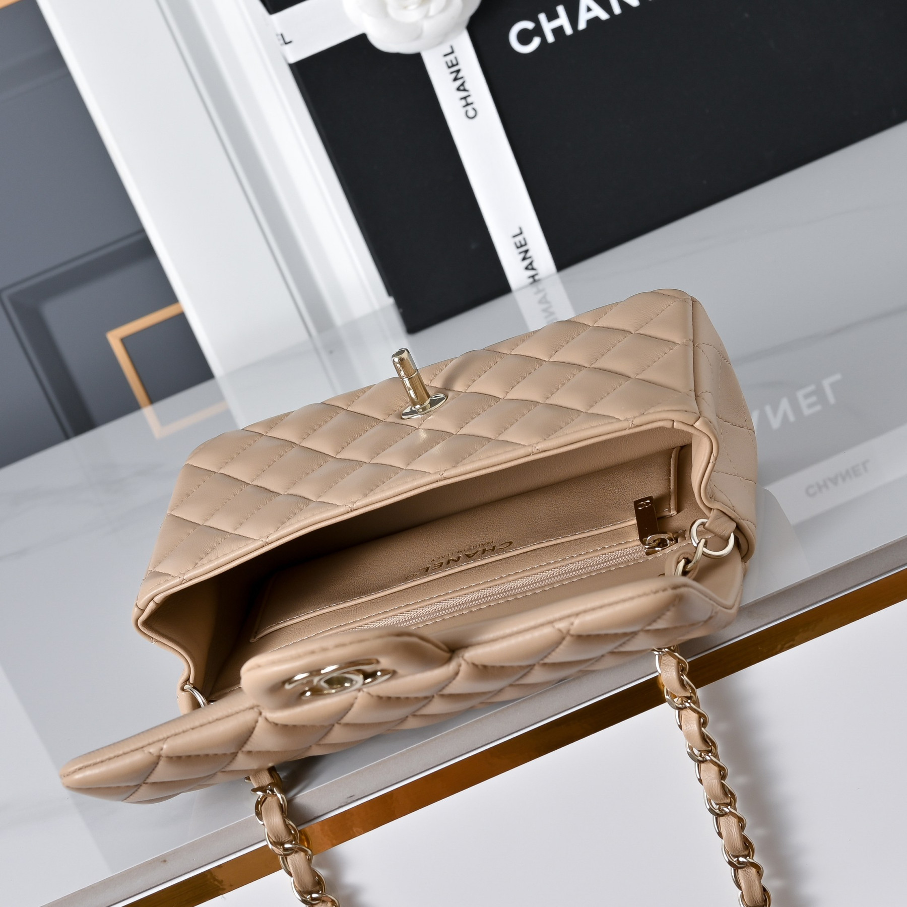 Chanel Mini Flap Bag 20x12x6.5cm
