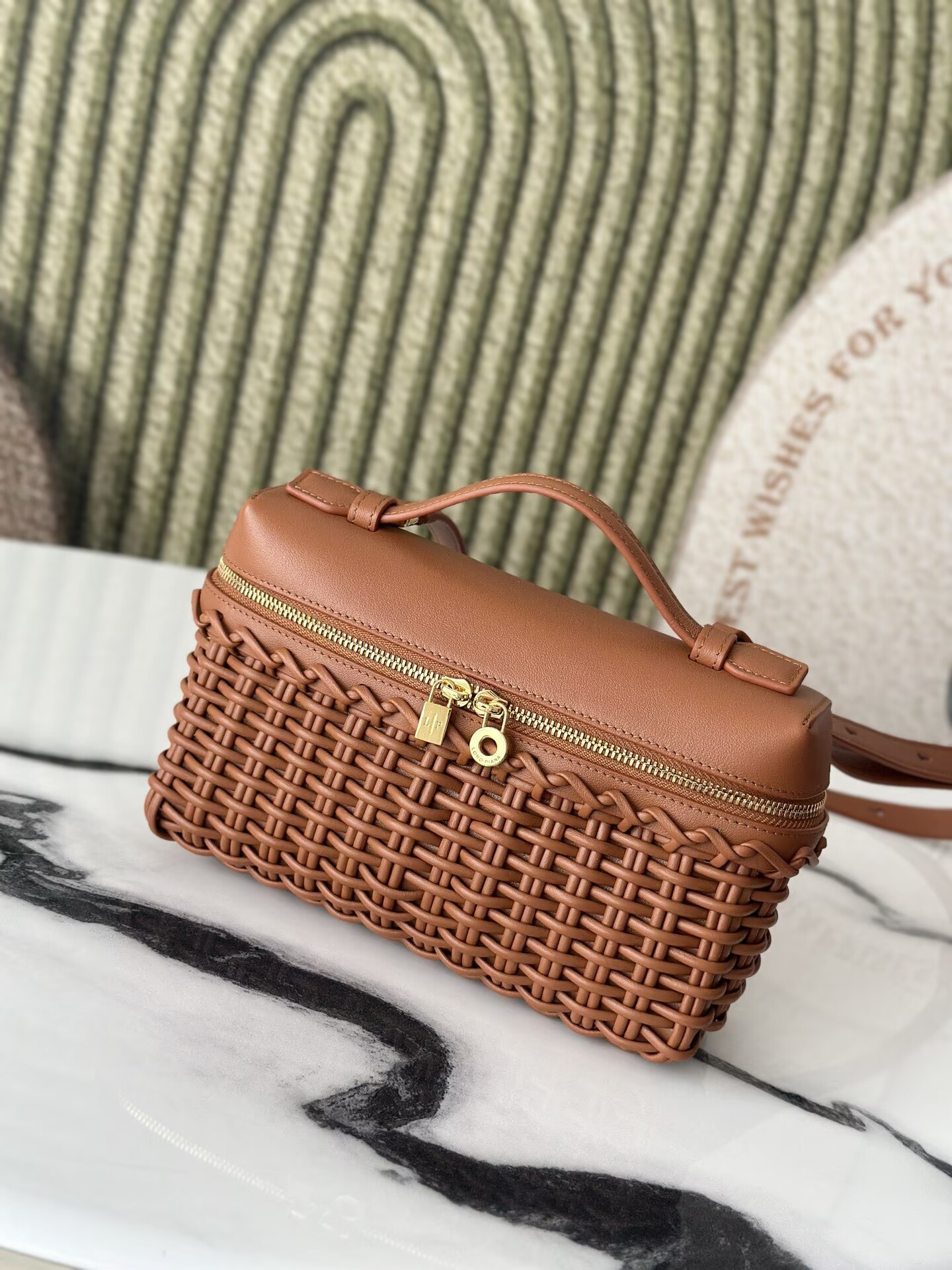 Loro Piana Extra Pocket L19 19 x 11.5 x 7cm