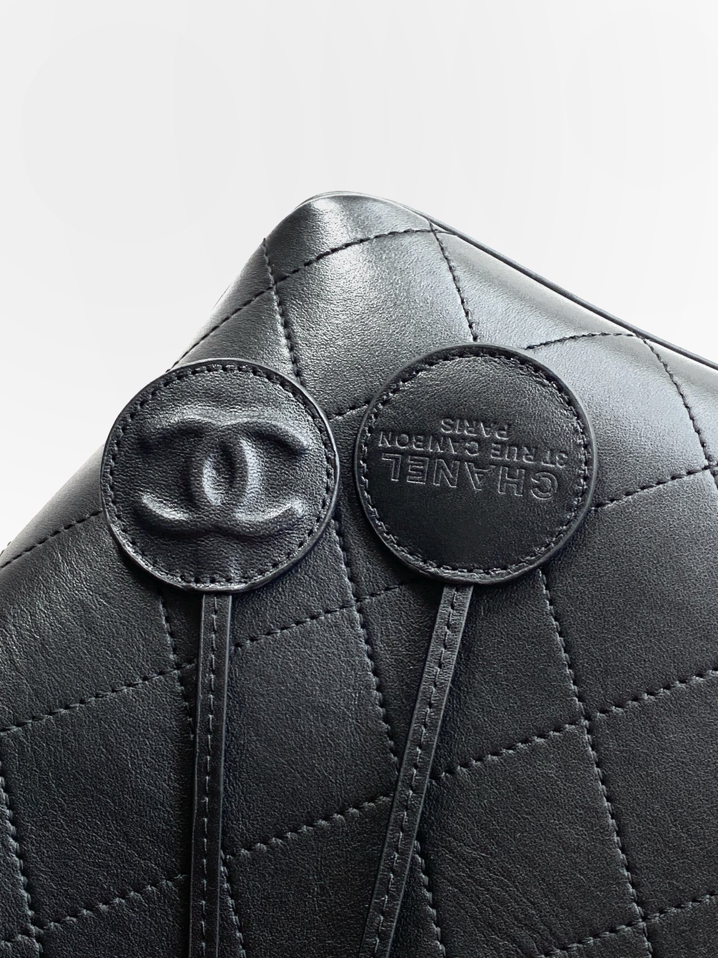 Chanel Bucket Bag 20x11x18cm