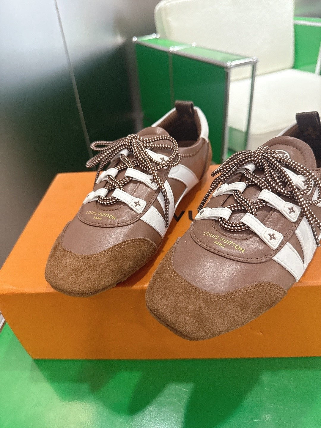 UA LV Sneaker
