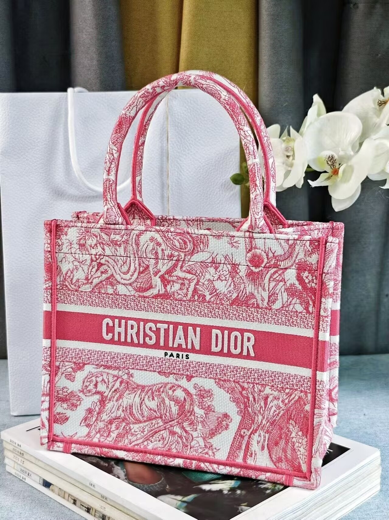 D10r Tote 26 x 8 x 22cm