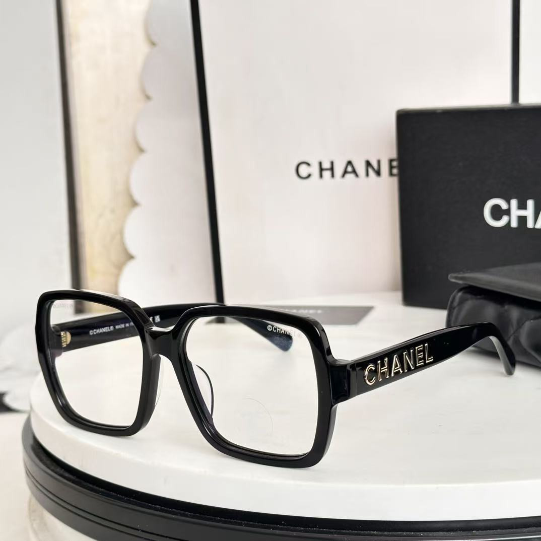 Ch**el glasses