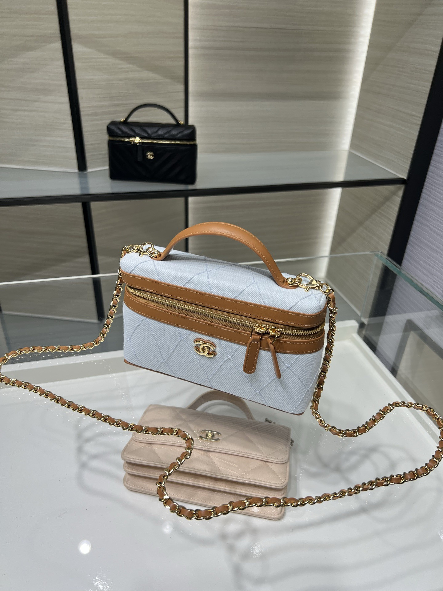 CHANEL Classic Vanity with chain Handbag AP5164 17x19.5x5cm