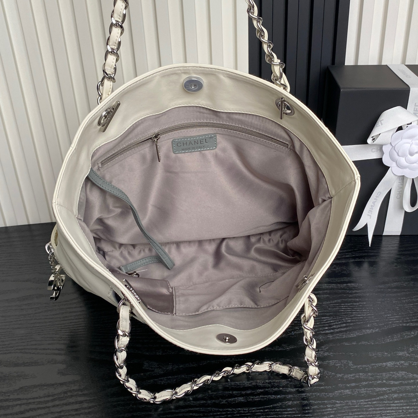 Chanel Vintage Graffiti Expandable Tote Bag AS9903 38x33cm