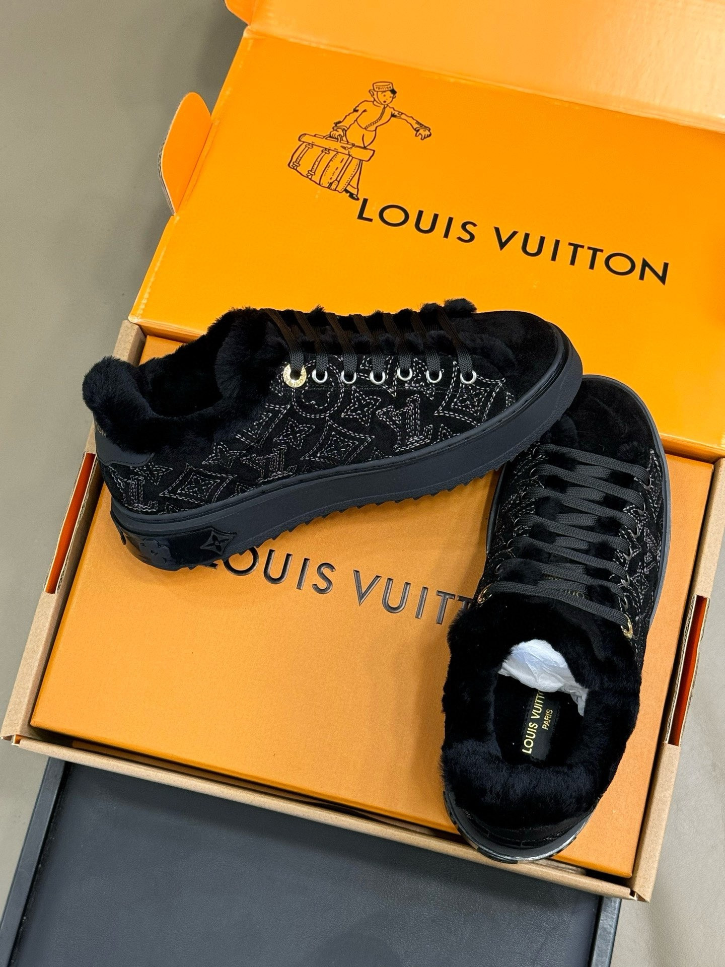 UA LV Time Out Sneaker