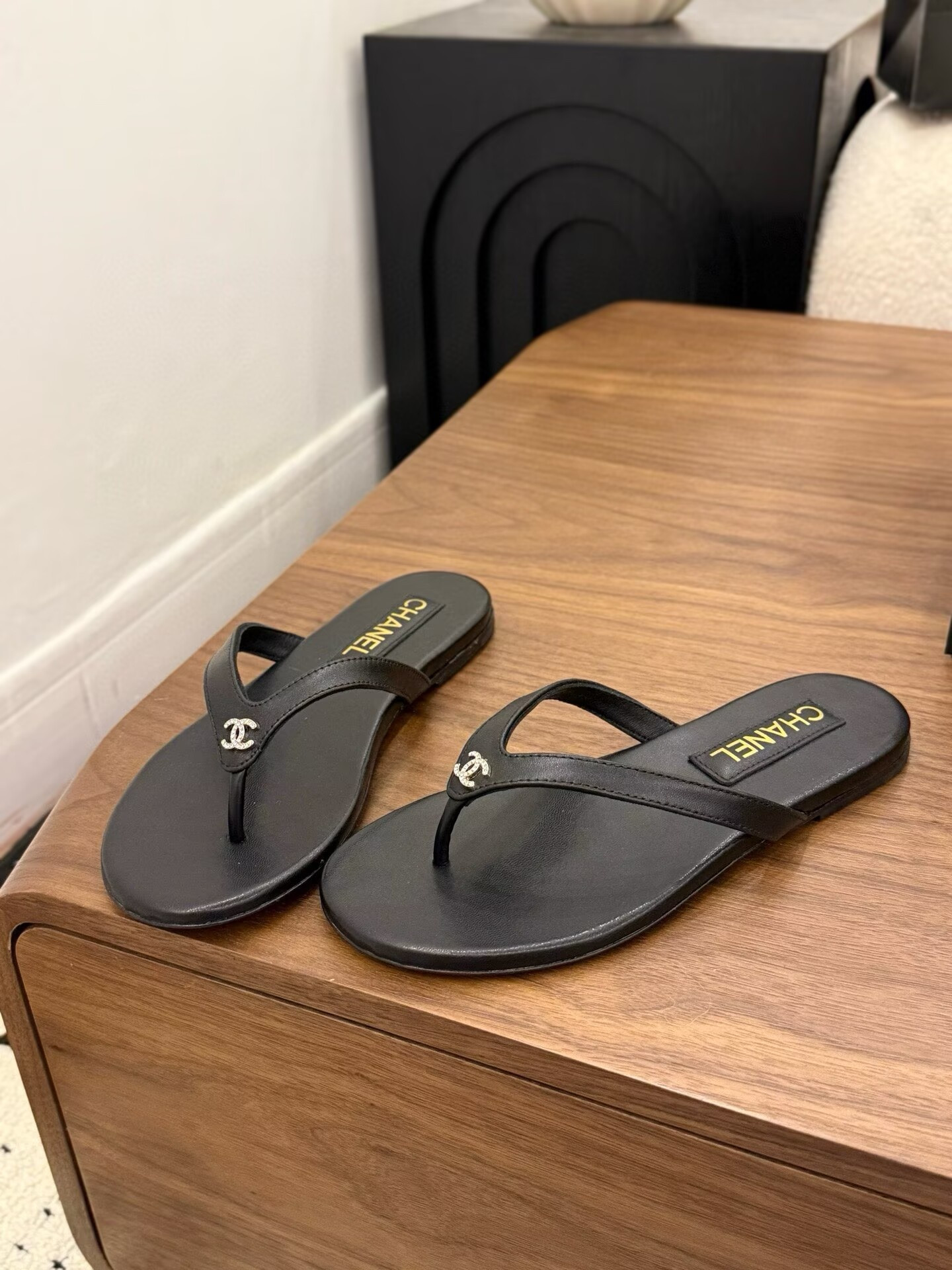 UA Chanel Slides