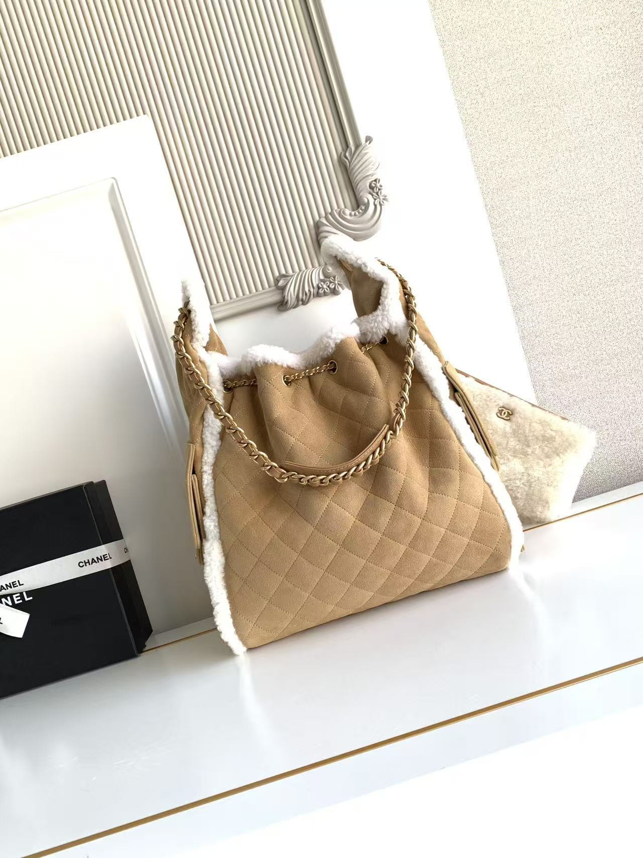 CHANEL 25C Bucket BAG 40x30x15cm