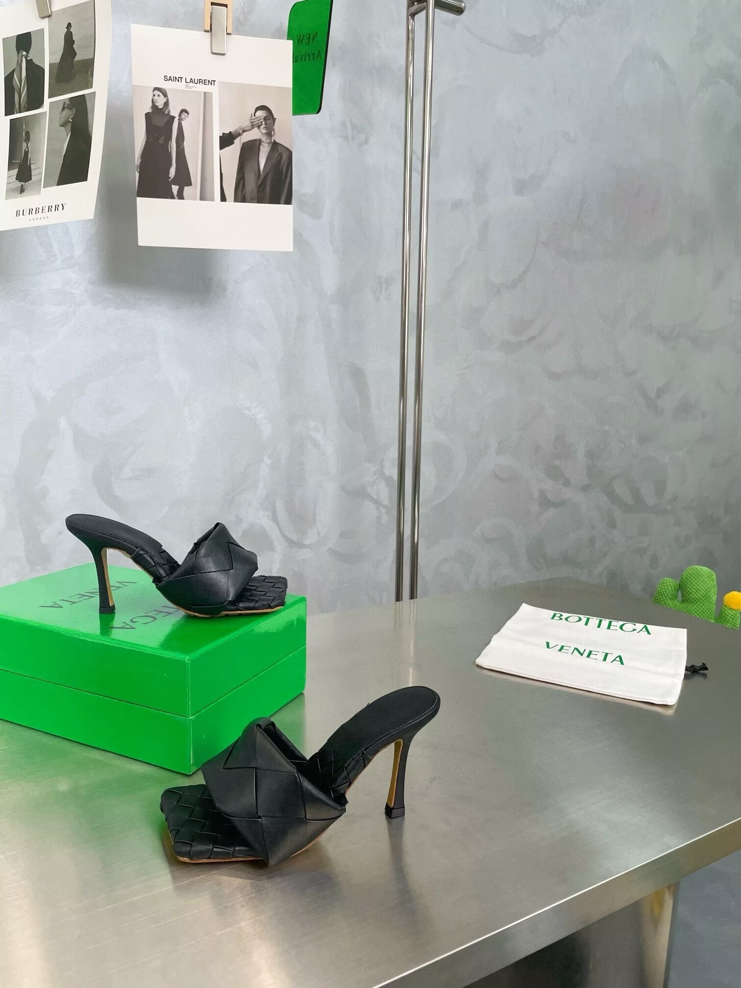 UA Bottega Veneta Lido Slides