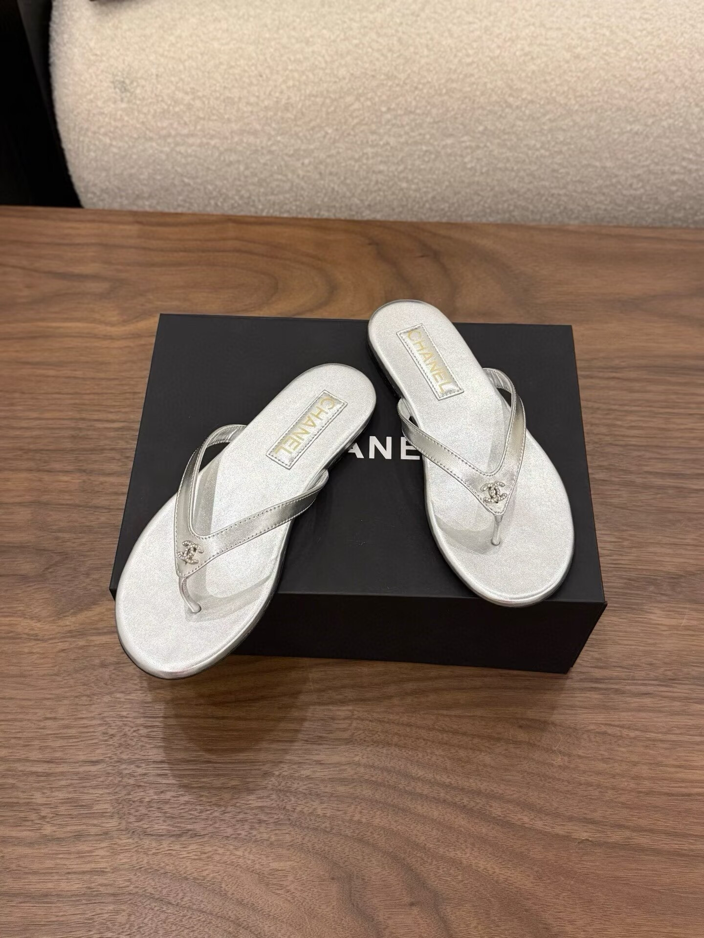 UA Chanel Slides