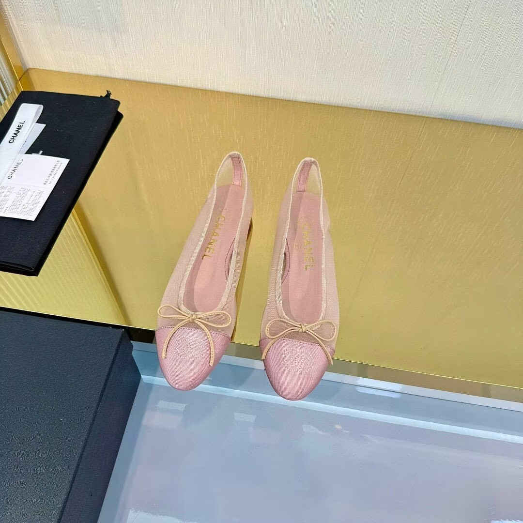ua Ch**el ballet flats