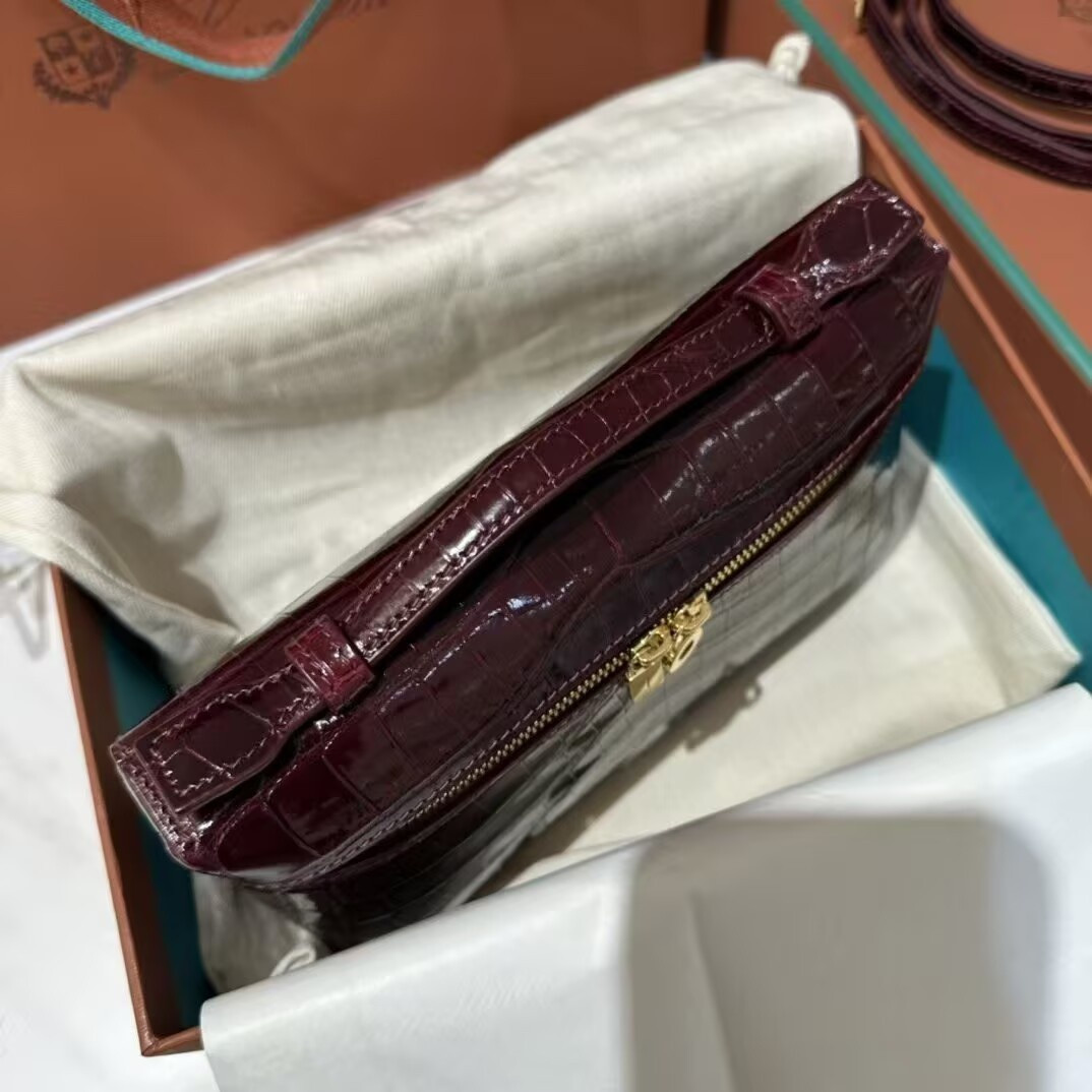 Loro Piana Extra Pocket L19 11 x 19 x 6.5 cm