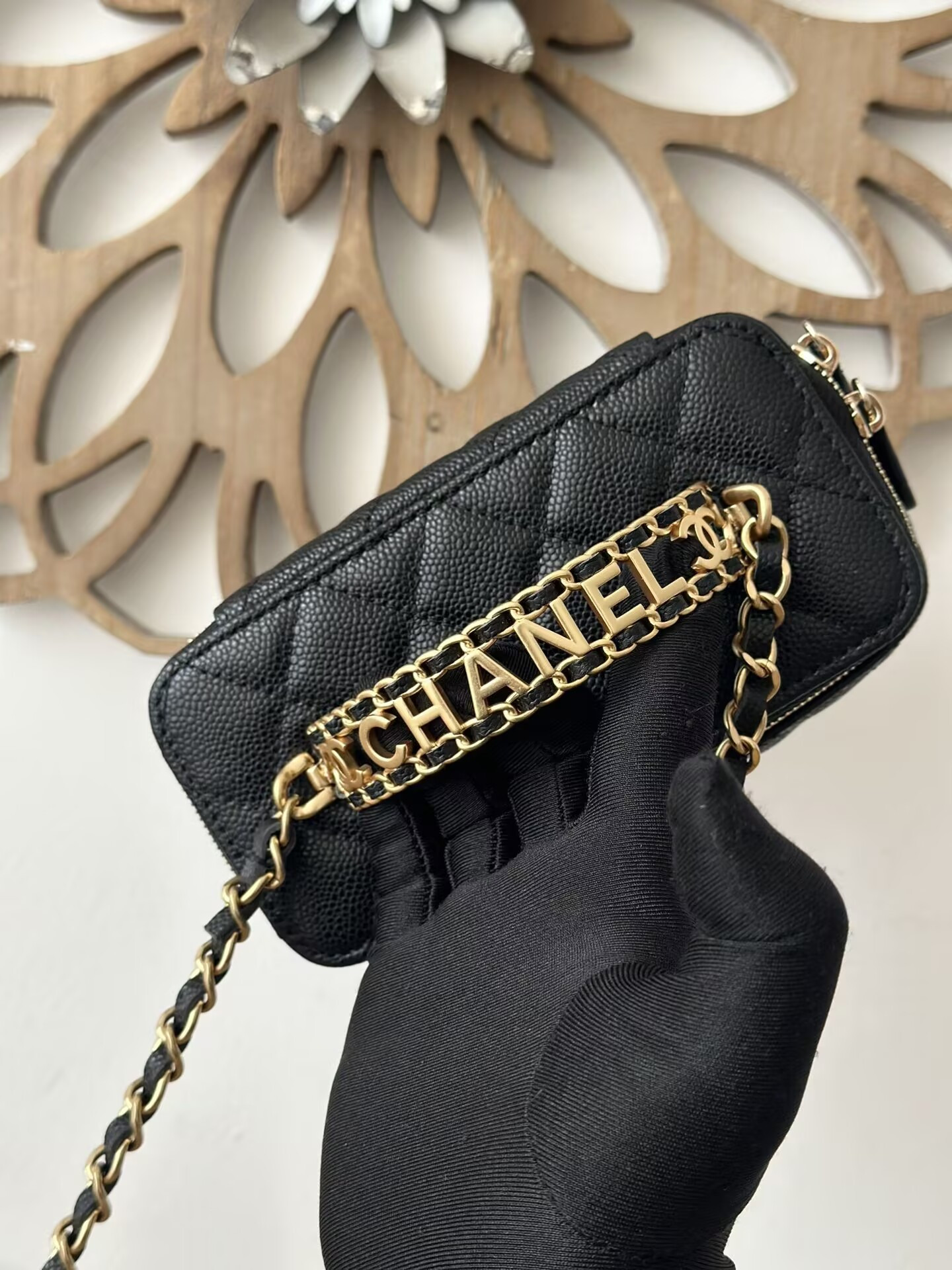 CHANEL Vanity With Chain 9.5x17x8cm