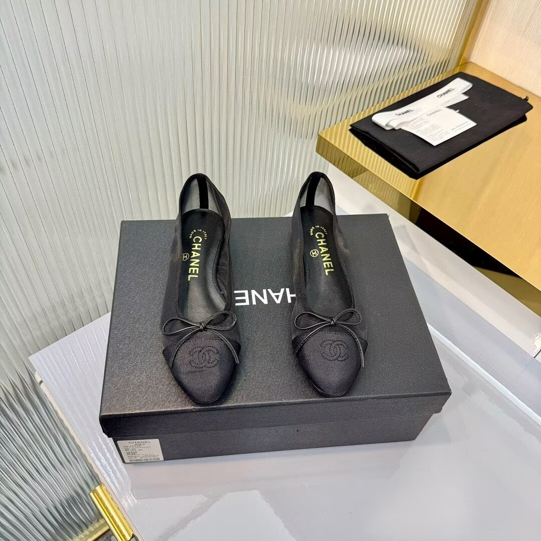 ua Ch**el ballet flats