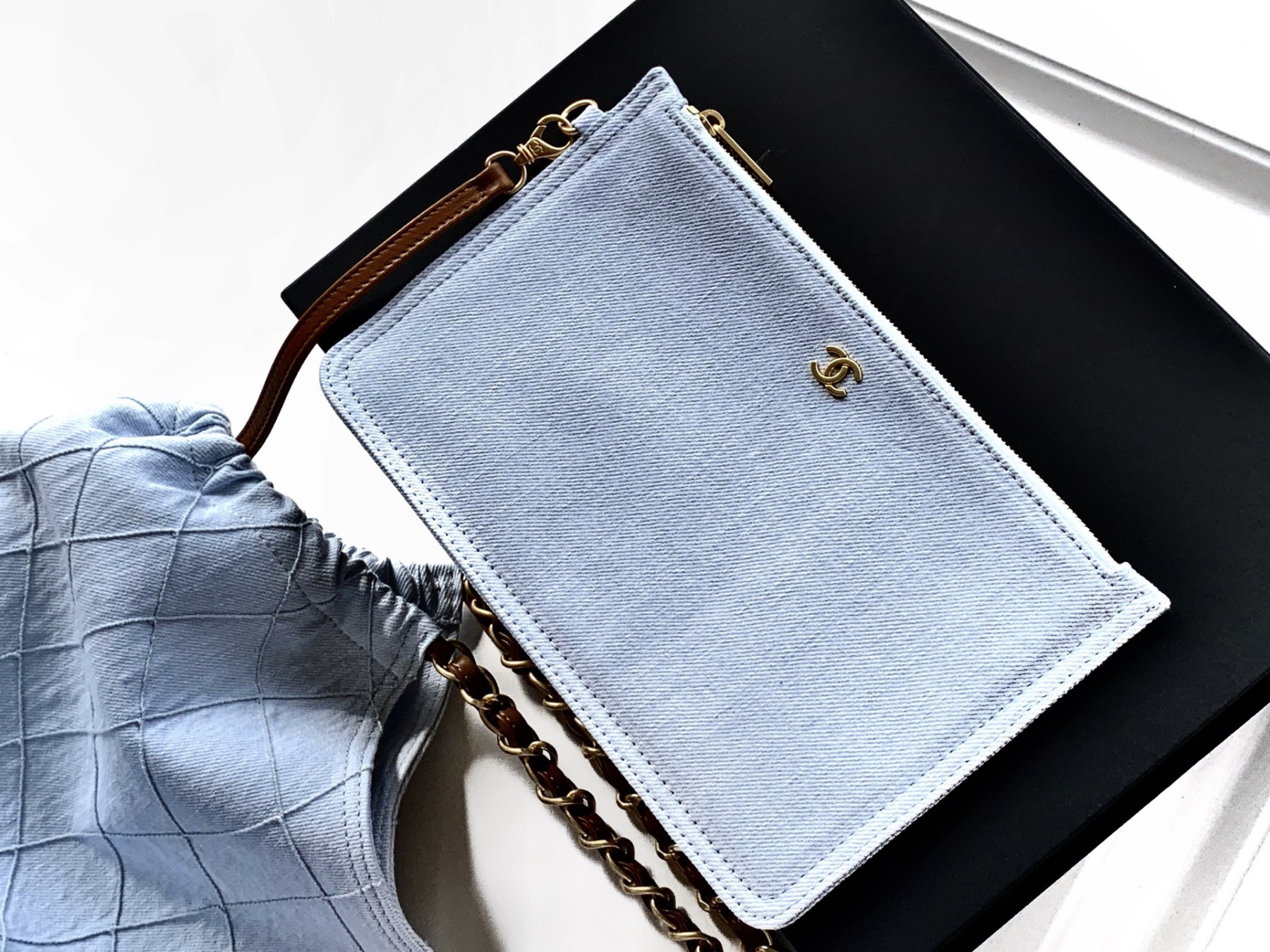Chanel Small Shopping Bag AS6191 20x43x17cm