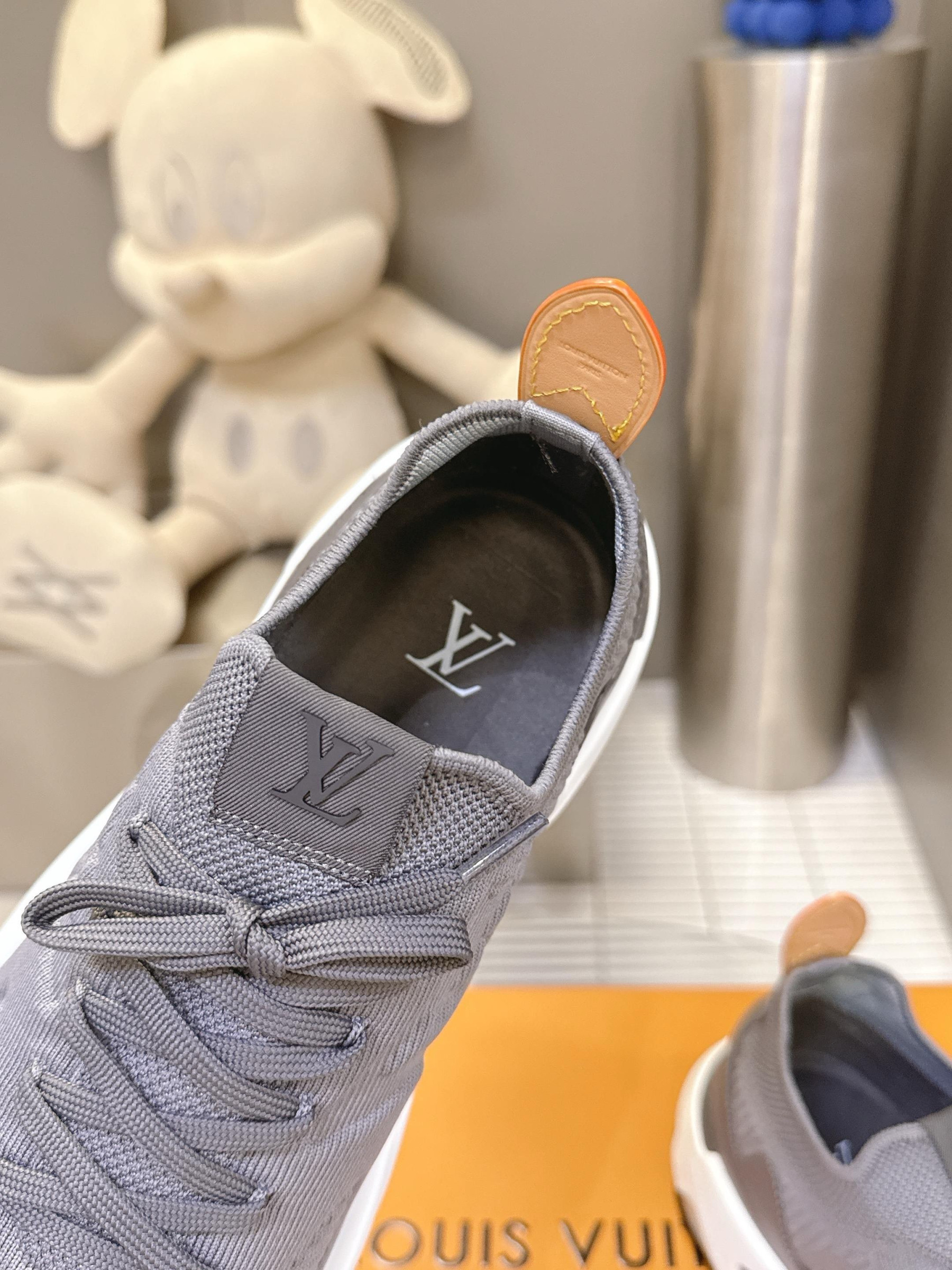 UA LV Sneaker