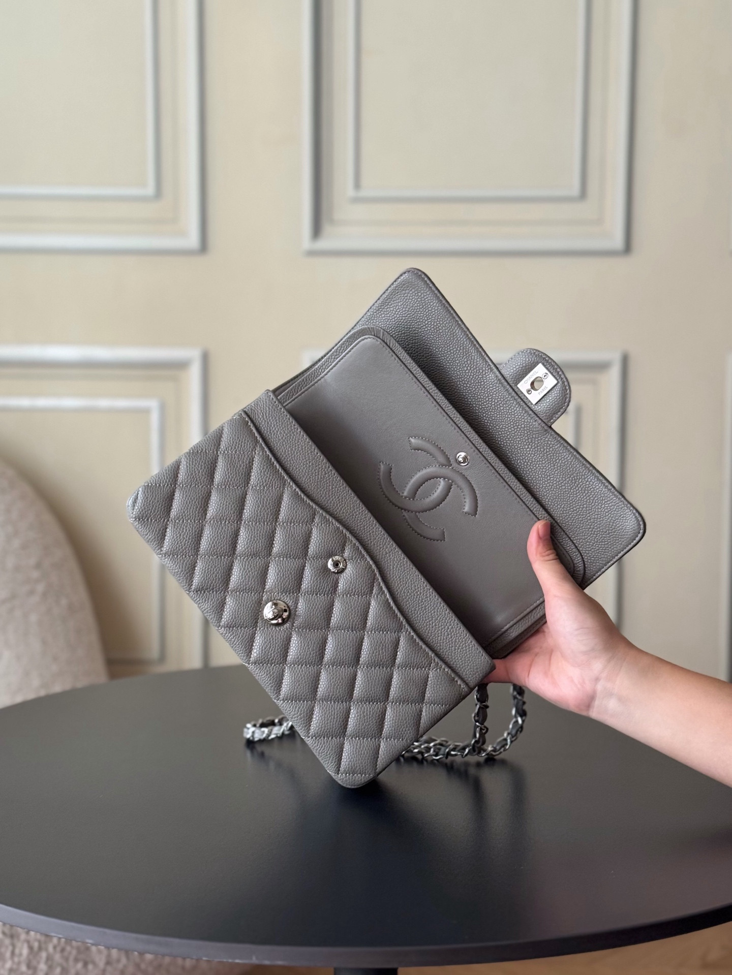 Chanel Flap Bag 25x15.5x6.5cm