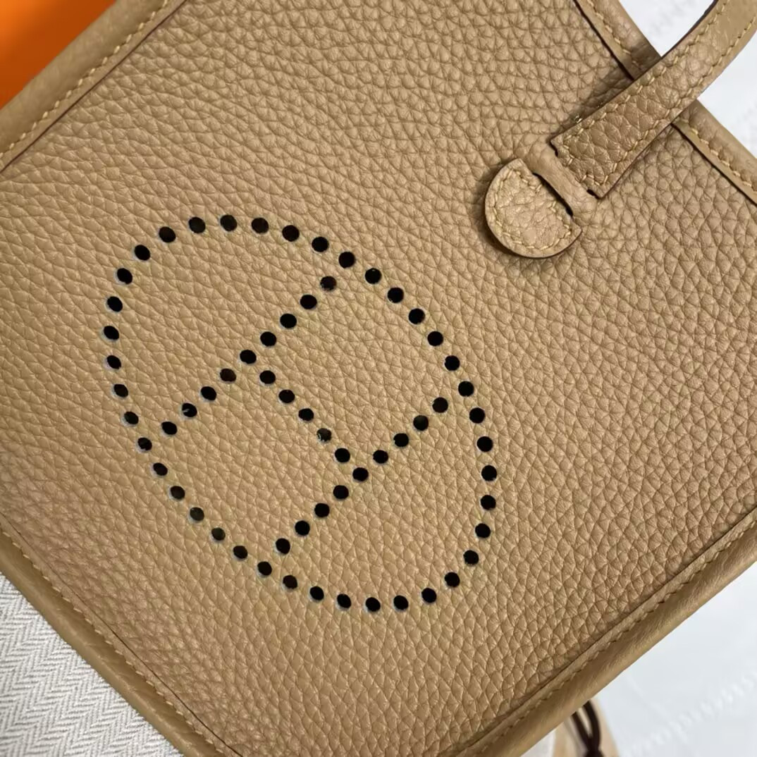 Hermès Evelyne Bag 16CM