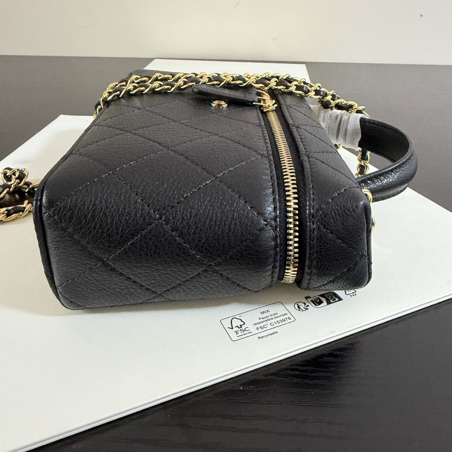 CHANEL Classic Vanity with chain Handbag 17x19.5x5cm