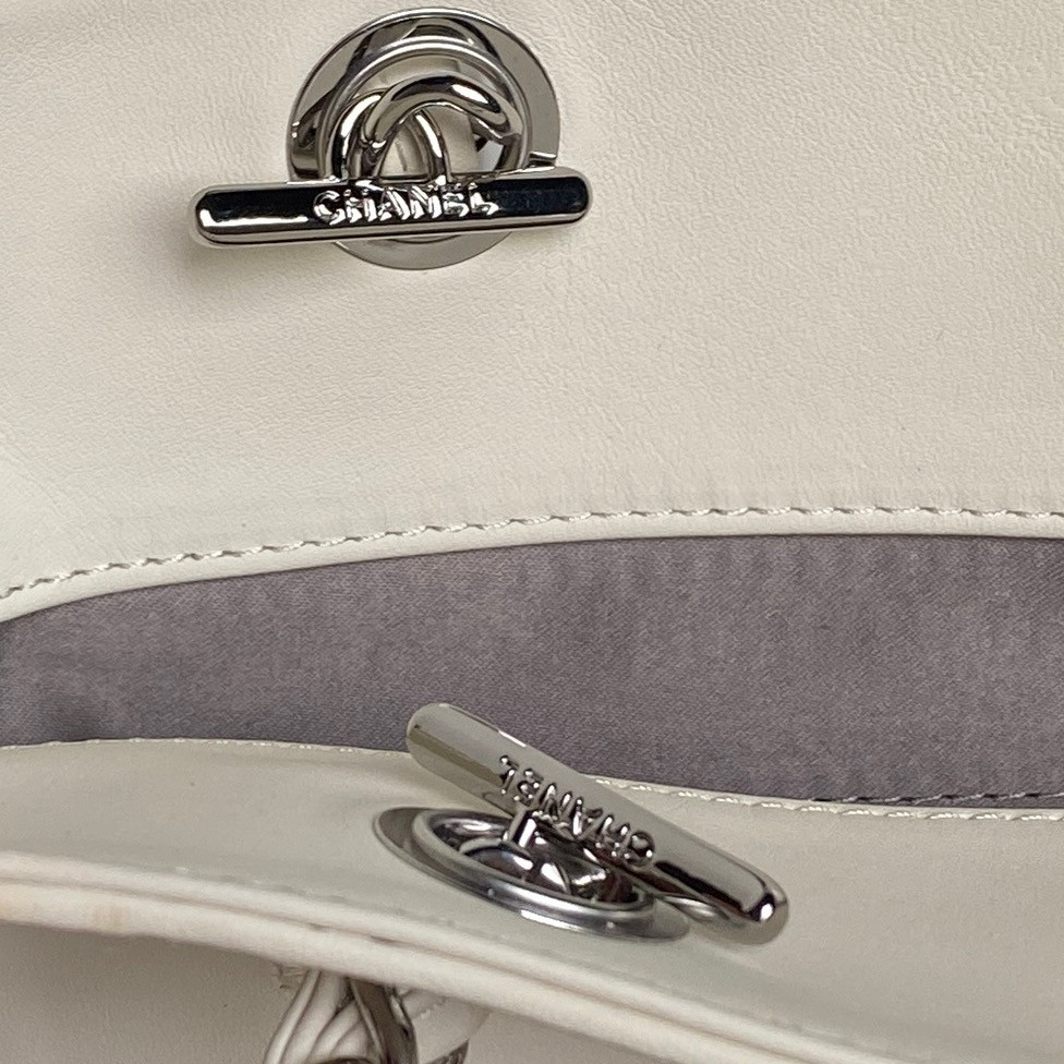 Chanel Vintage Graffiti Expandable Tote Bag AS9903 38x33cm