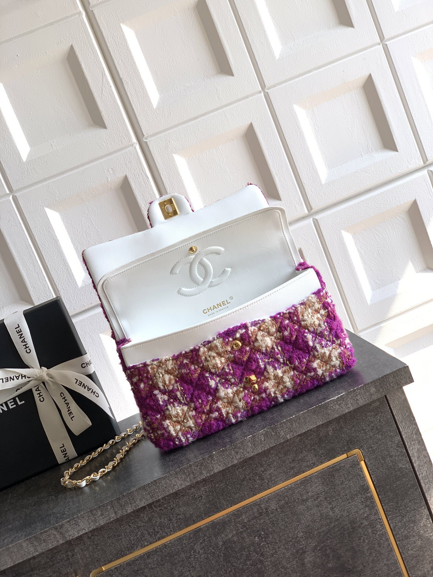 Chanel Flap Bag 25x15x6.5cm
