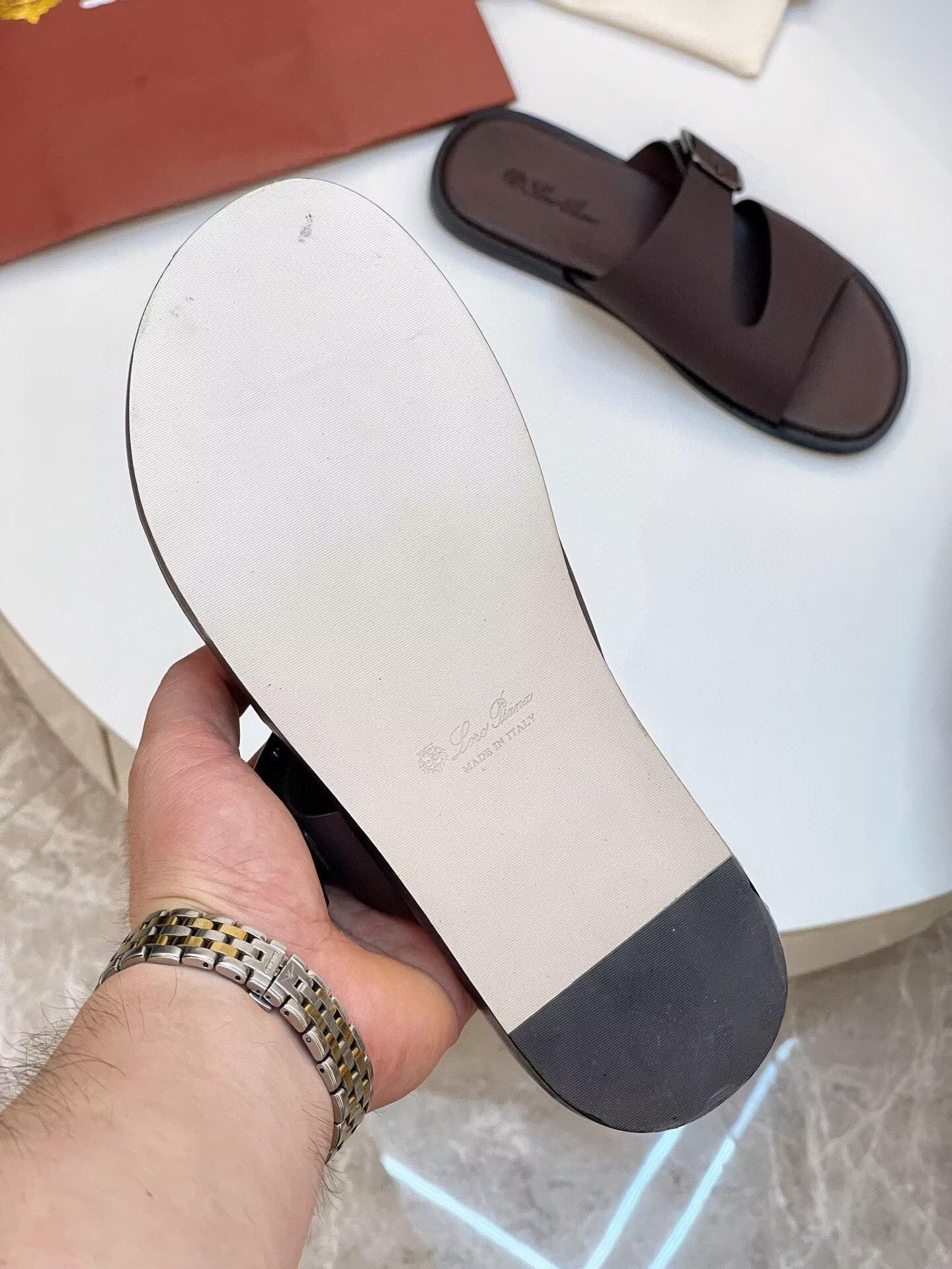 ua L0r0 P1ana sandals