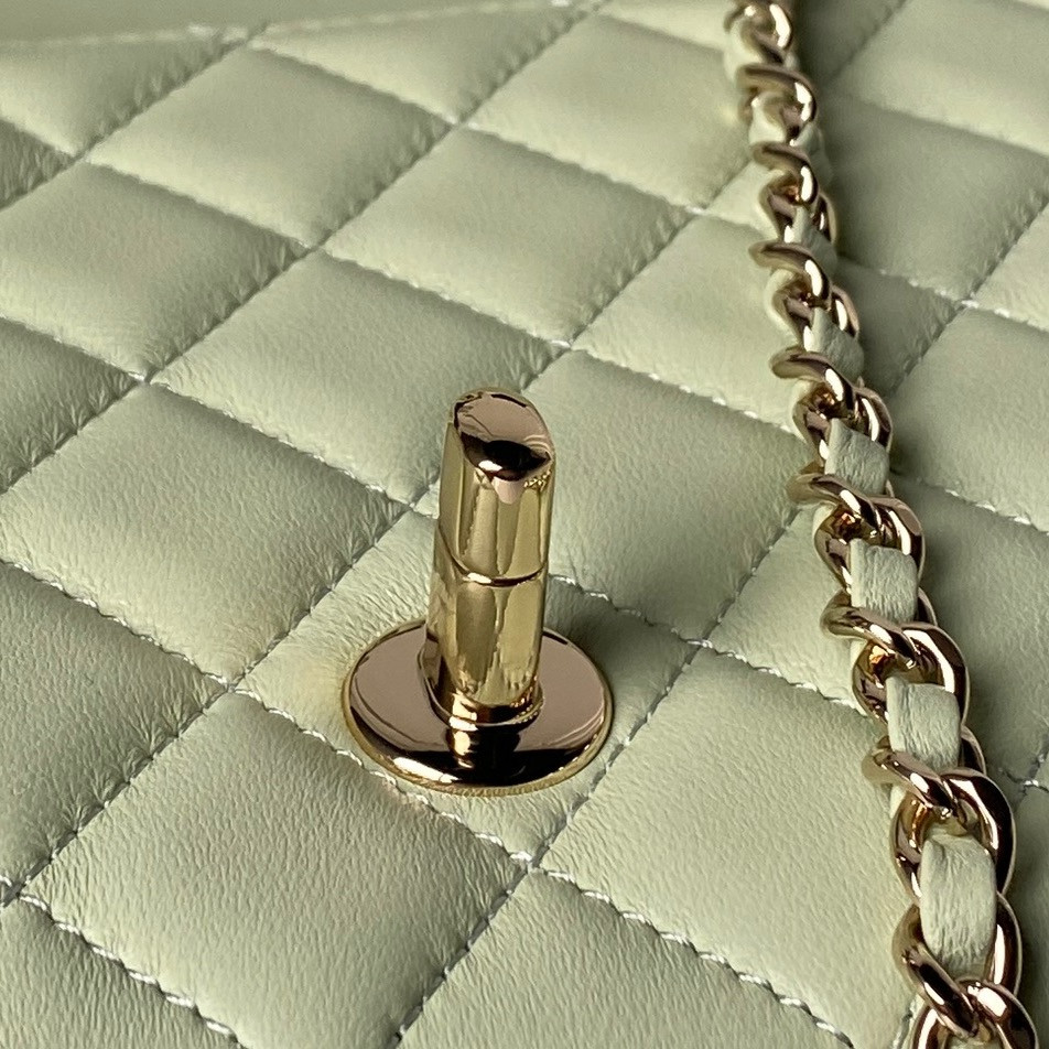 Chanel Classic Flap Handbag CF AS5756 14.5x23.5x7cm