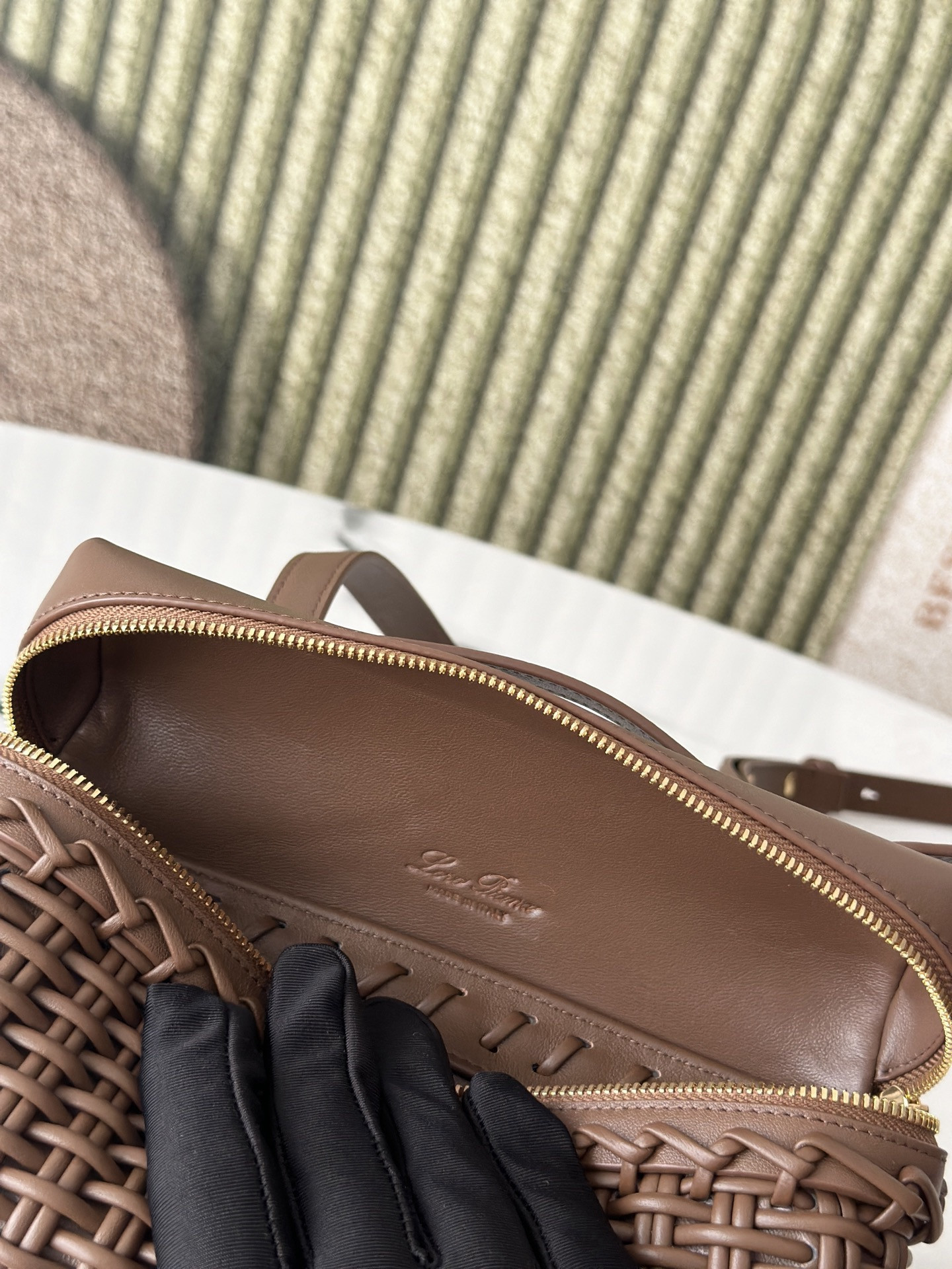 Loro Piana Extra Pocket L19 19 x 11.5 x 7cm