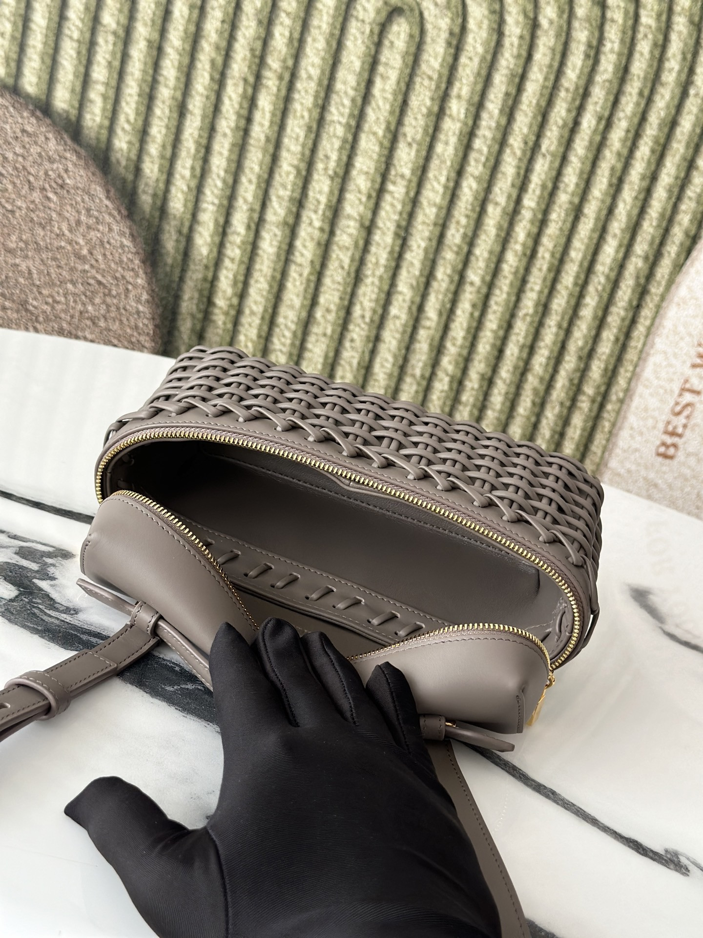 Loro Piana Extra Pocket L19 19 x 11.5 x 7cm