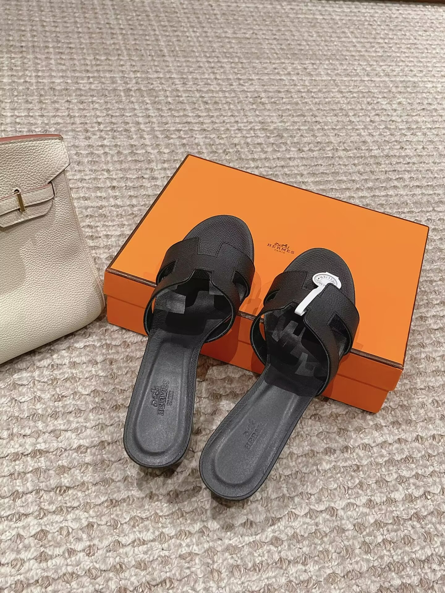 UA H**me5 Oasis sandal