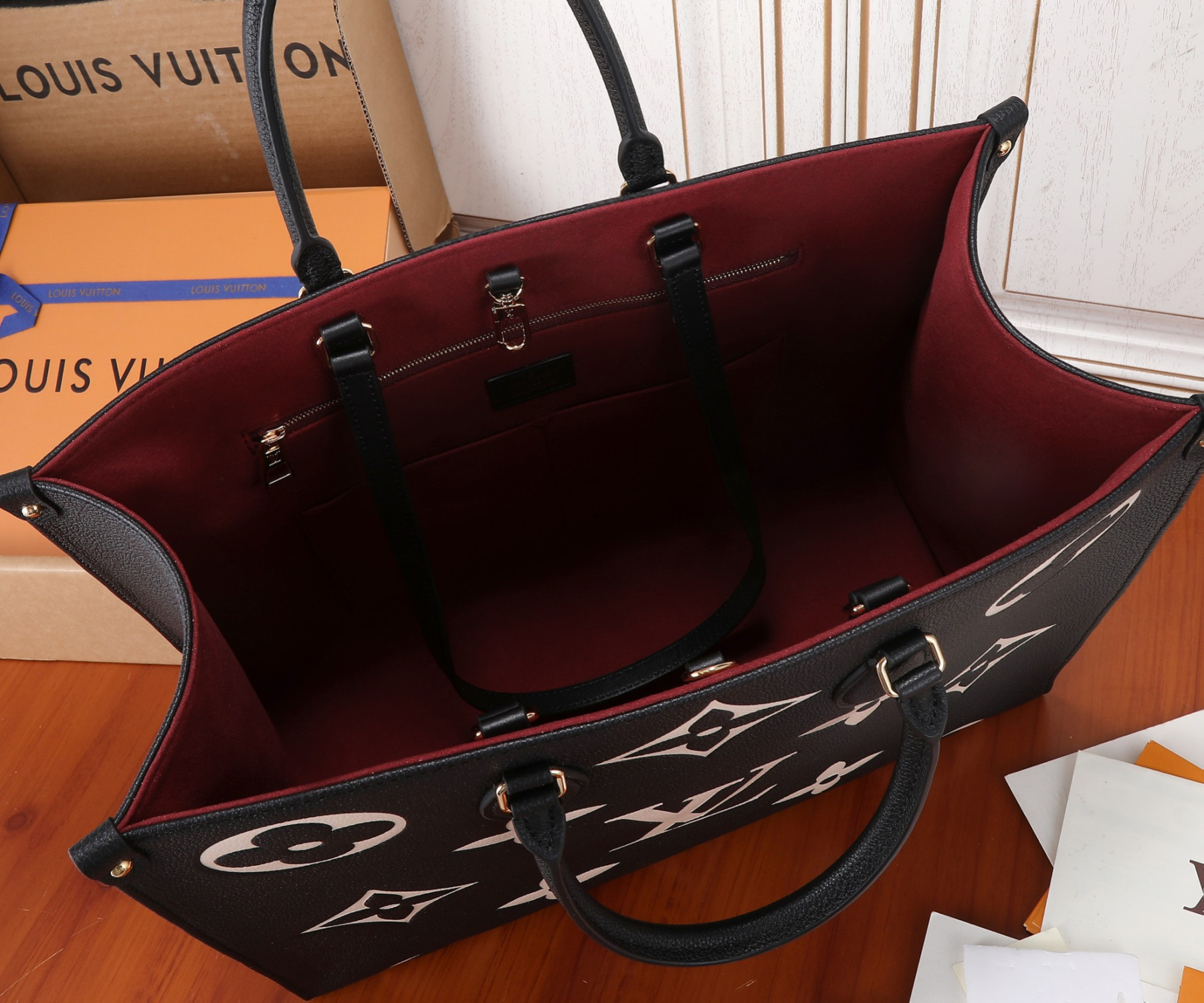 LV OnTheGo GM M45945 16.1 x 13.4 x 7.5inches